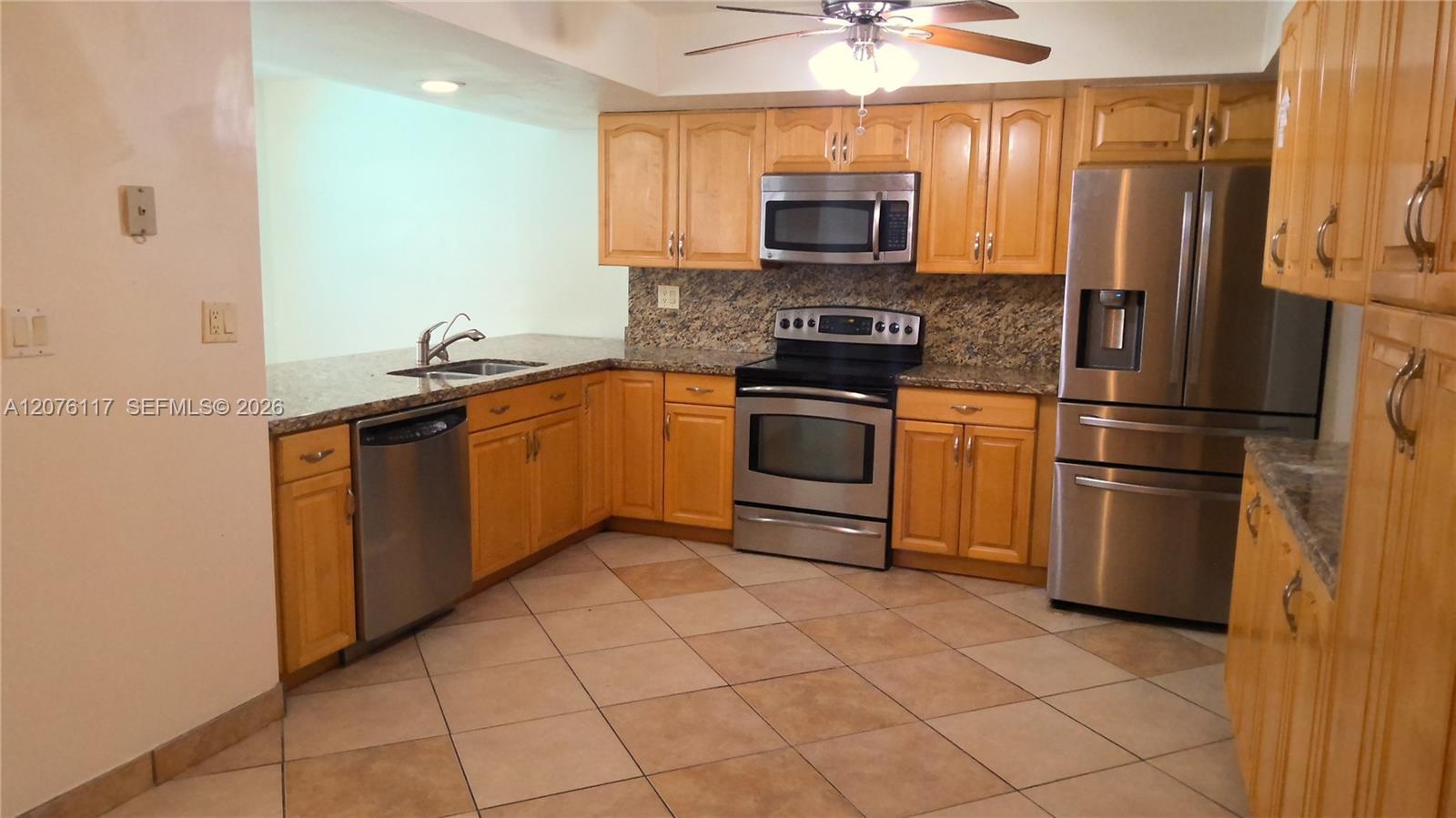 7829 Embassy Blvd, Miramar FL 33023 photo 4