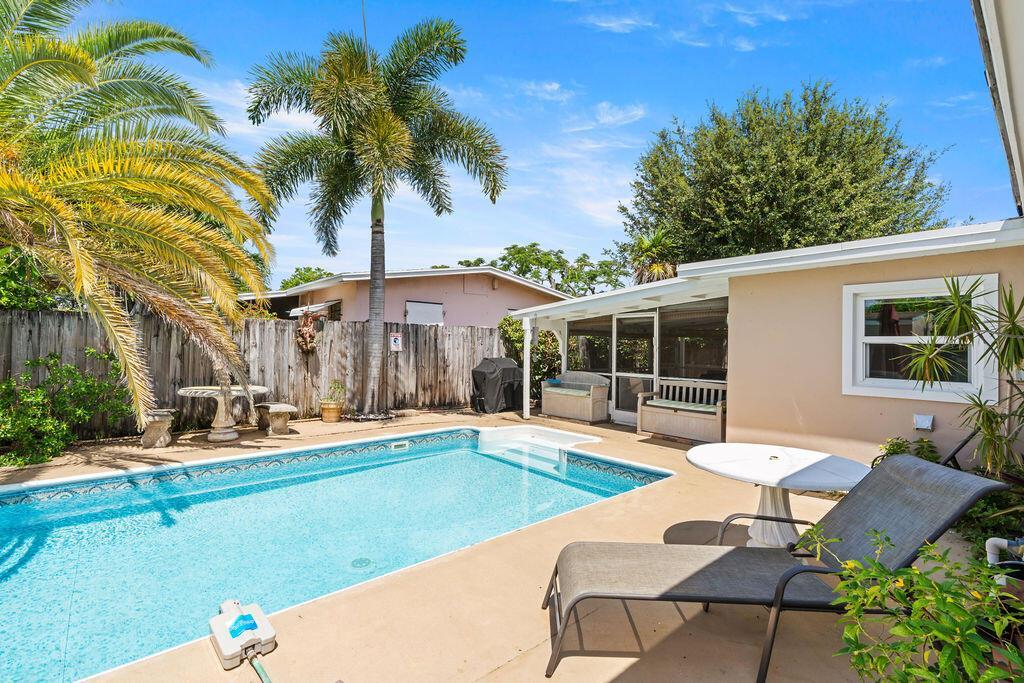 916 W DUVAL Street, Lantana FL 33462 photo 3