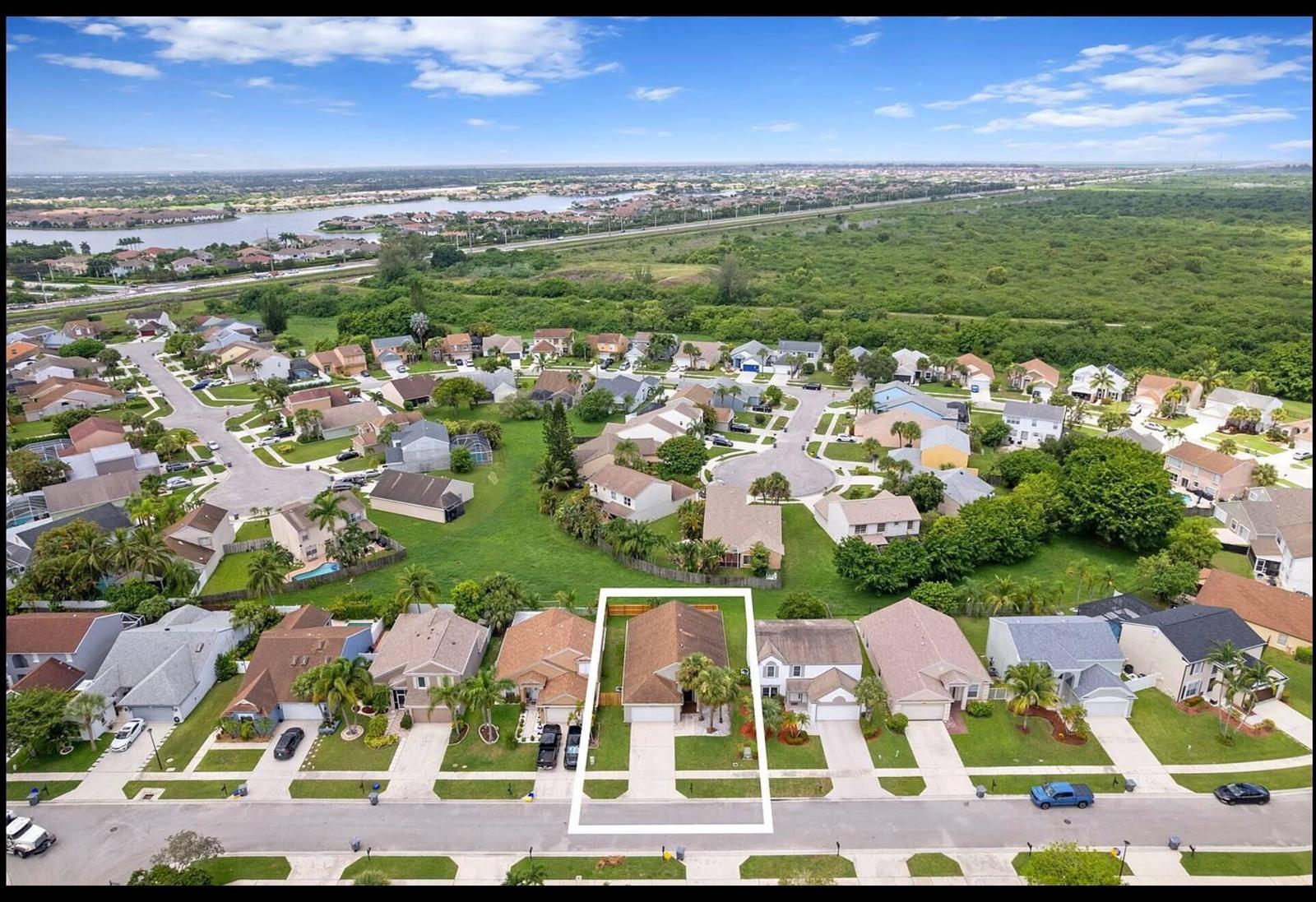 22449 MIDDLETOWN Drive, Boca Raton FL 33428 photo 2