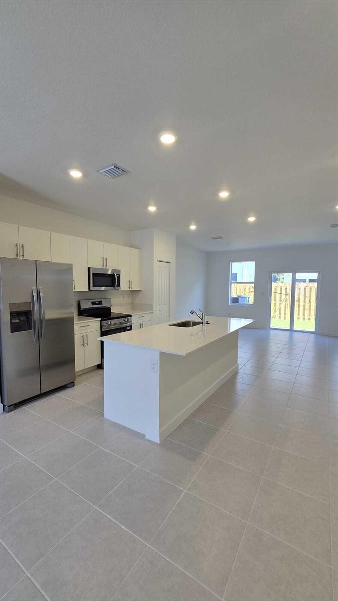 1124 SE 3rd Street, Florida City FL 33034 photo 2