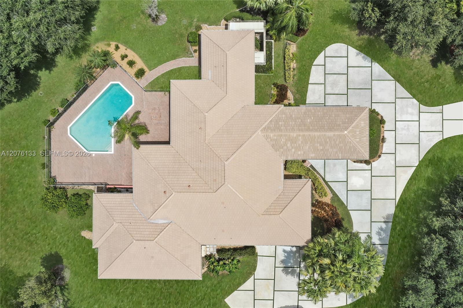 2725 Hunter Rd, Weston FL 33331 photo 2