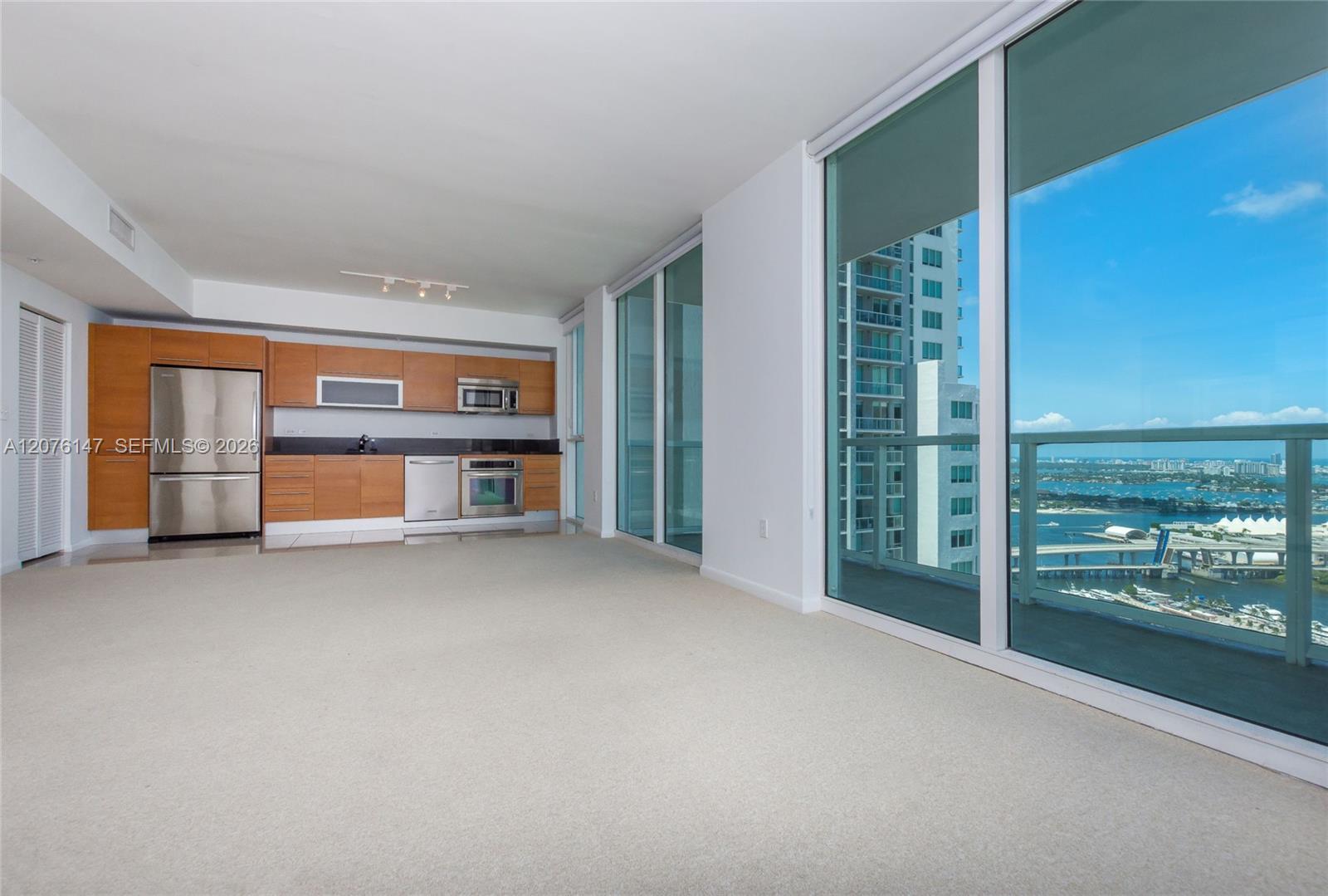 253 NE 2nd St # 3805, Miami FL 33132 photo 2