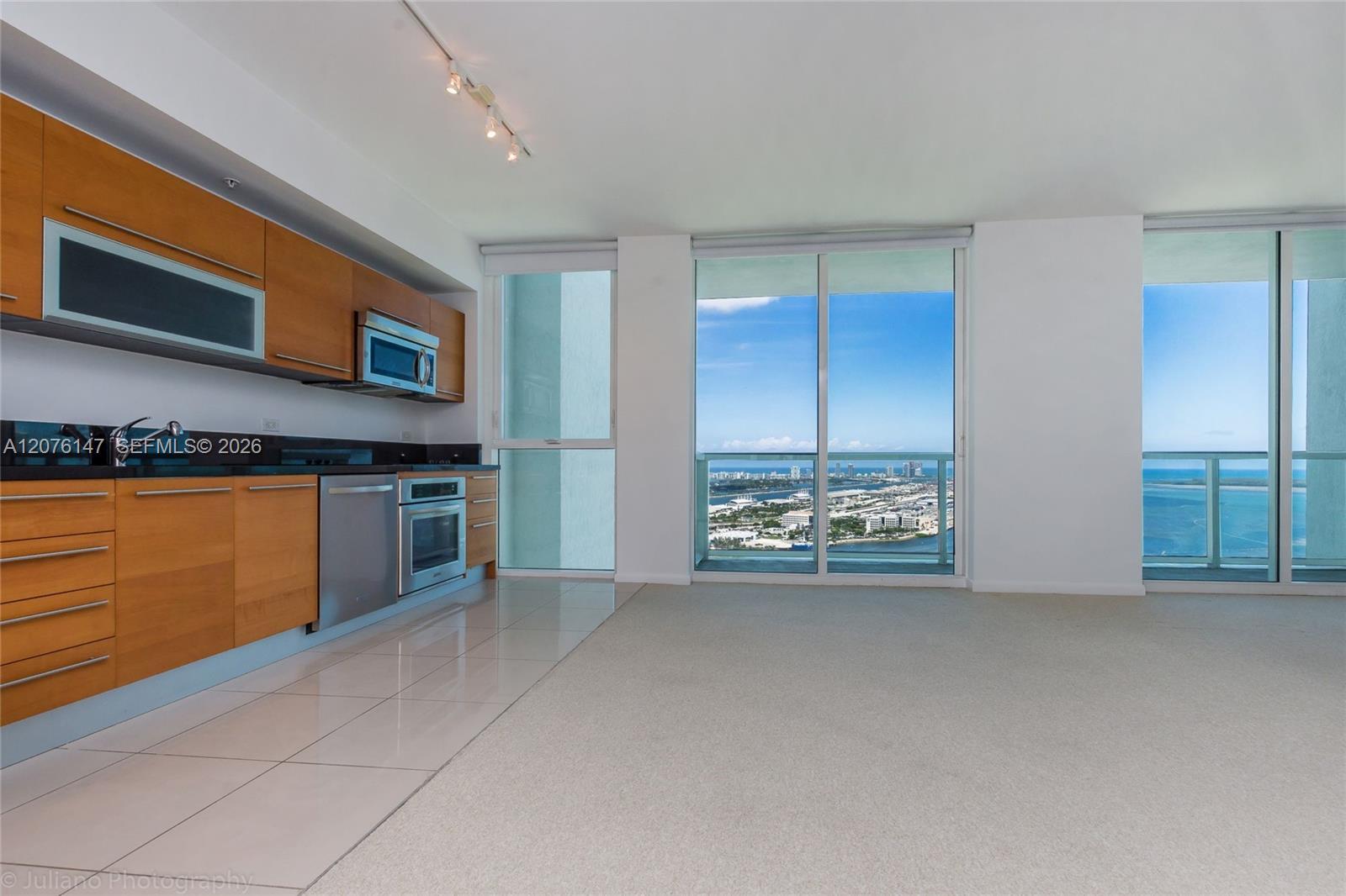 253 NE 2nd St # 3805, Miami FL 33132 photo 3