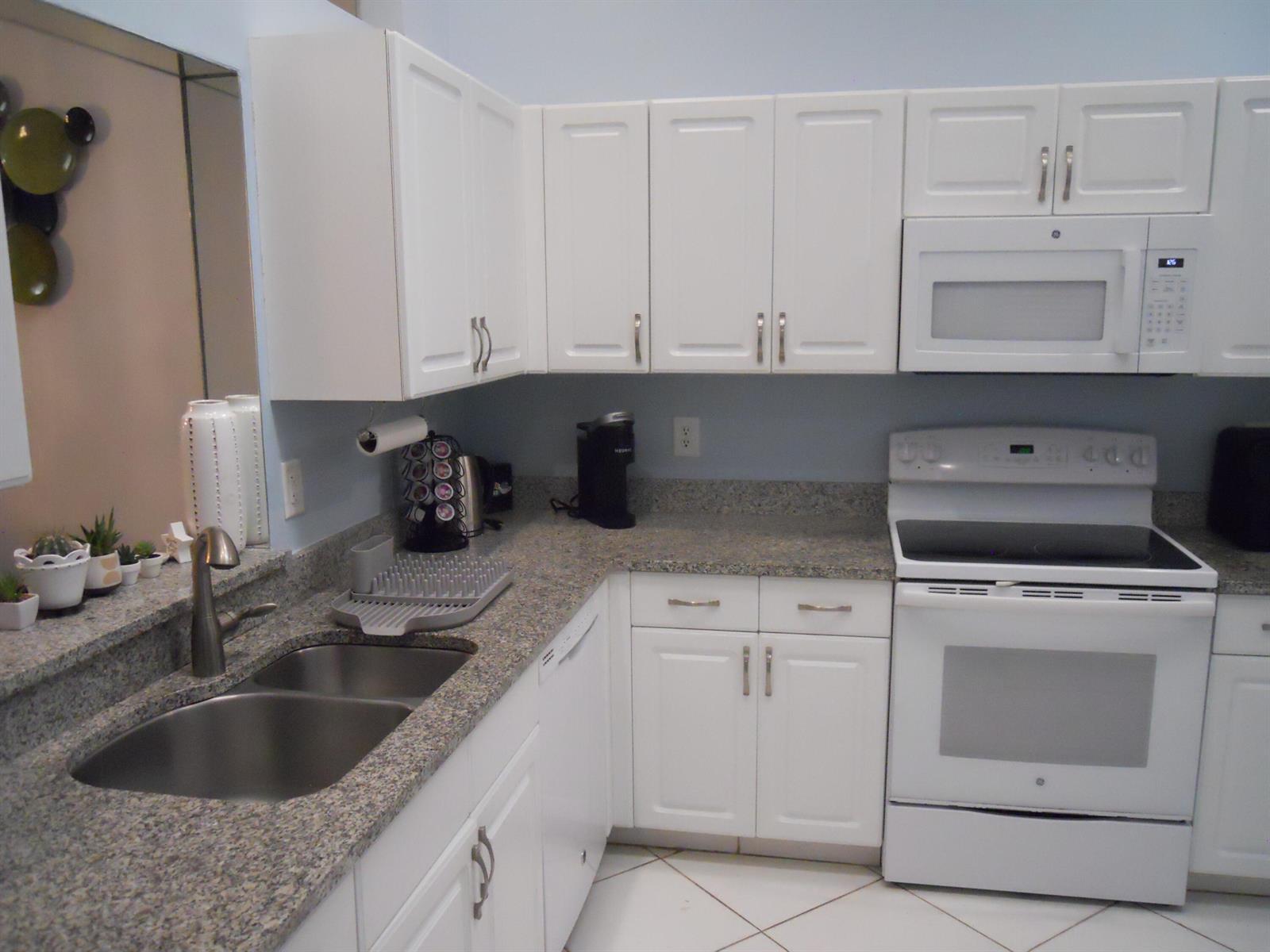 8199 Springlake Drive, Boca Raton FL 33496 photo 3