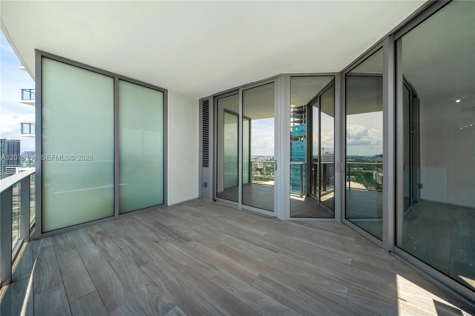 851 NE 1st AVE # 2106, Miami FL 33132 photo 3