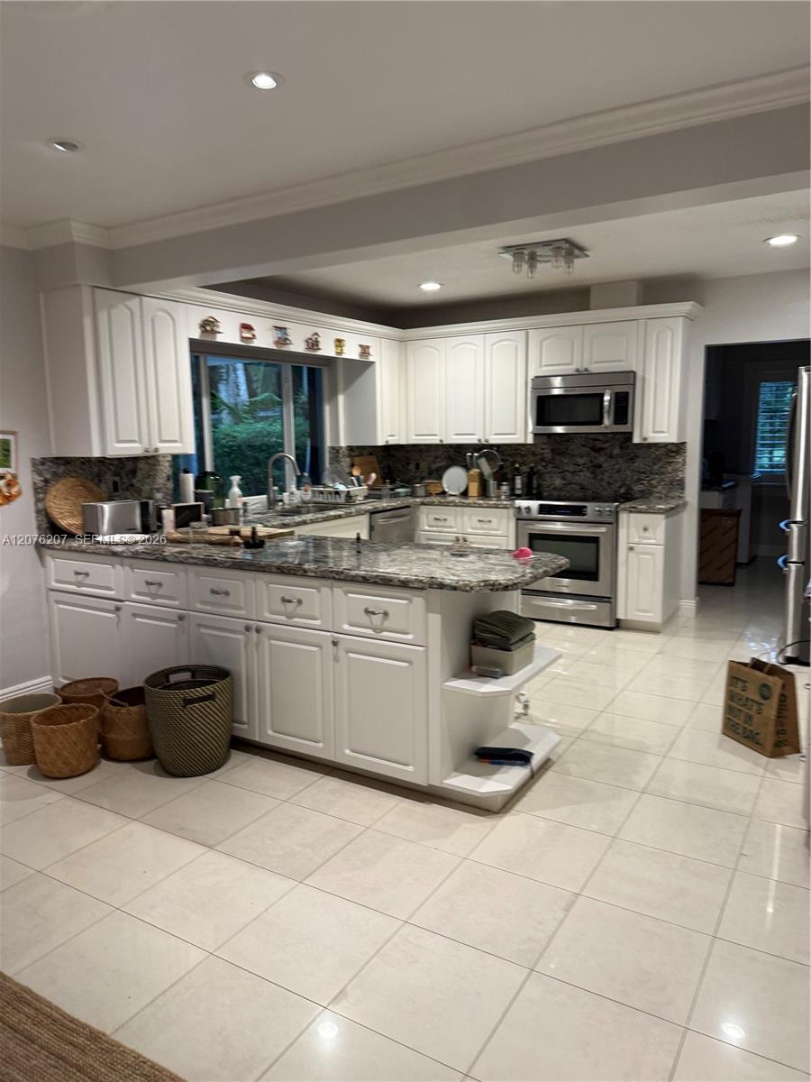 12121 SW 60th Ct, Pinecrest FL 33156 photo 2