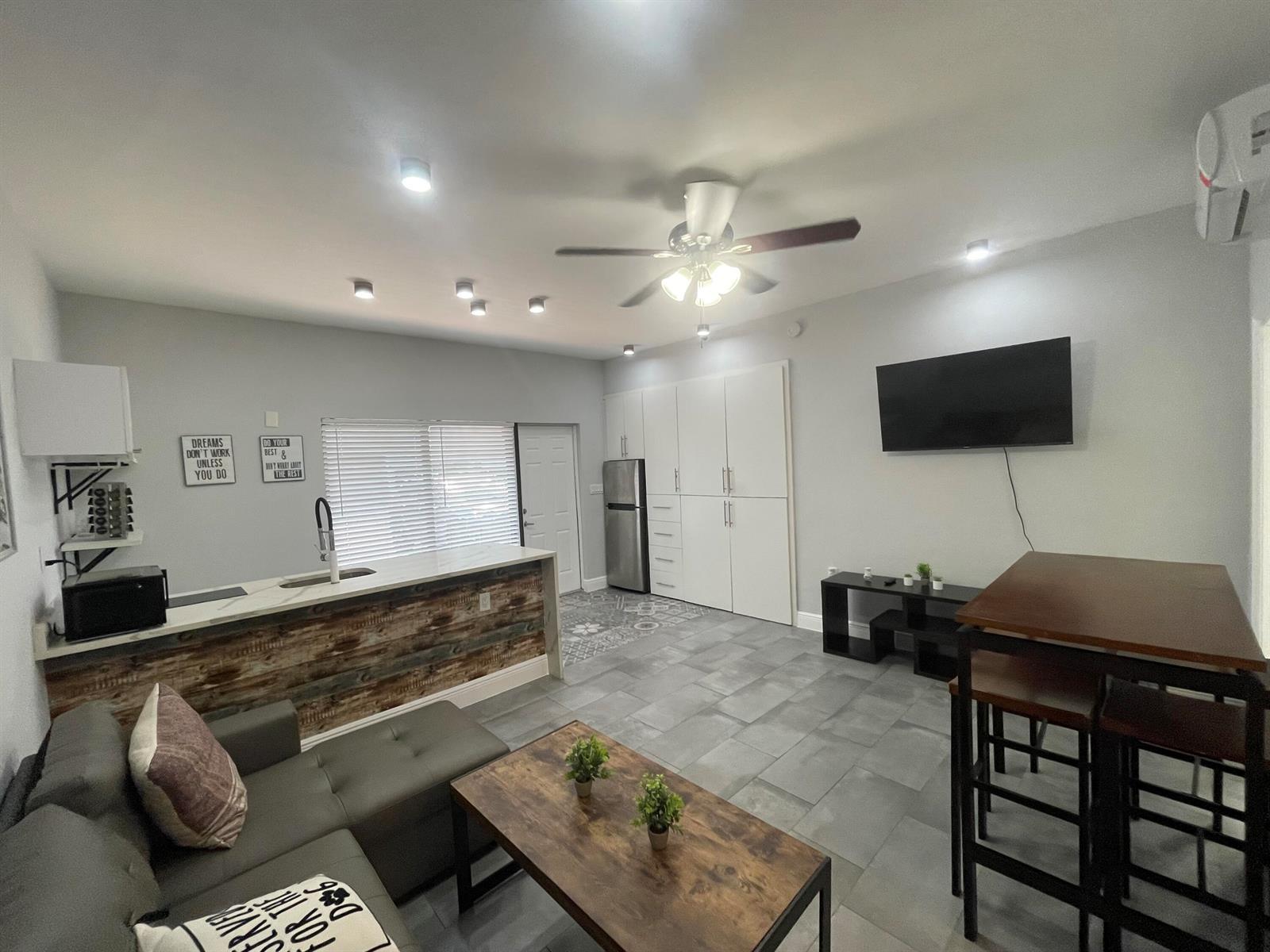824 NE 4th Street # 3, Fort Lauderdale FL 33301 photo 2