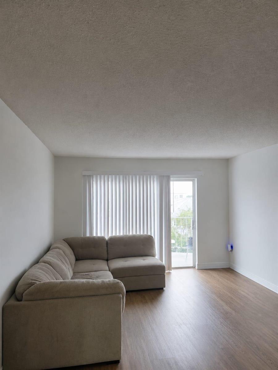 484 NW 165TH ST Street # 609, Miami FL 33169 photo 4