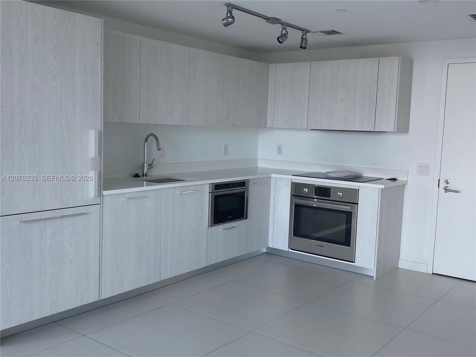 501 NE 31st St # 2509, Miami FL 33137 photo 3
