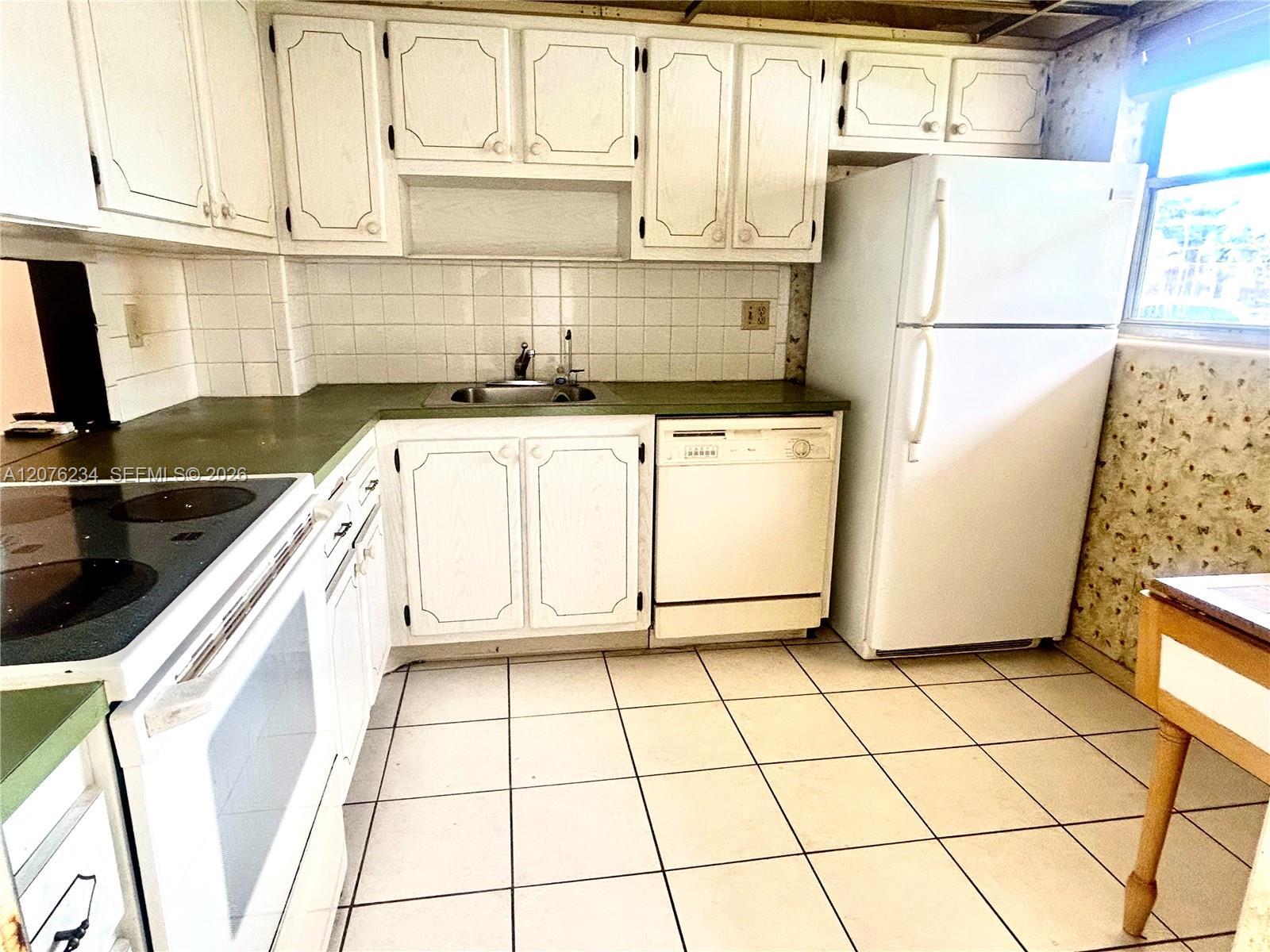 201 Berkley Rd # 102, Hollywood FL 33024 photo 4
