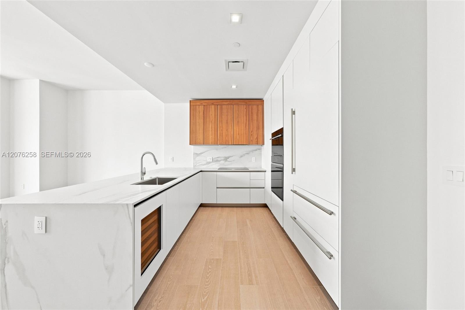 1400 Biscayne Blvd # 708, Miami FL 33132 photo 3