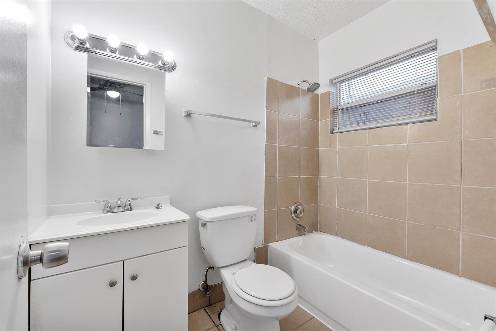 271 SW 1ST Street # 1, Deerfield Beach FL 33441 photo 5