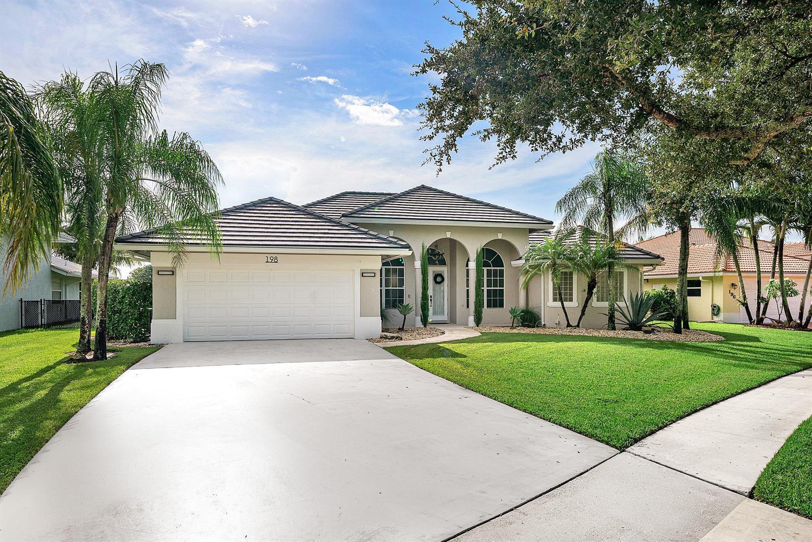 198 Cypress Trace, Royal Palm Beach FL 33411