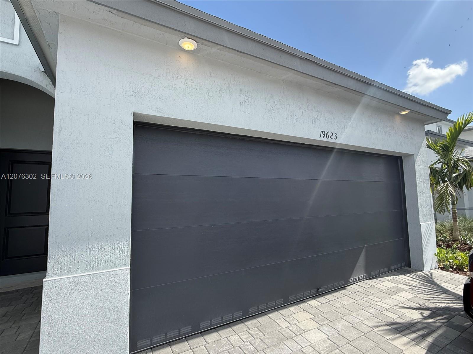 19623 SW 337th Ter, Homestead FL 33034 photo 2