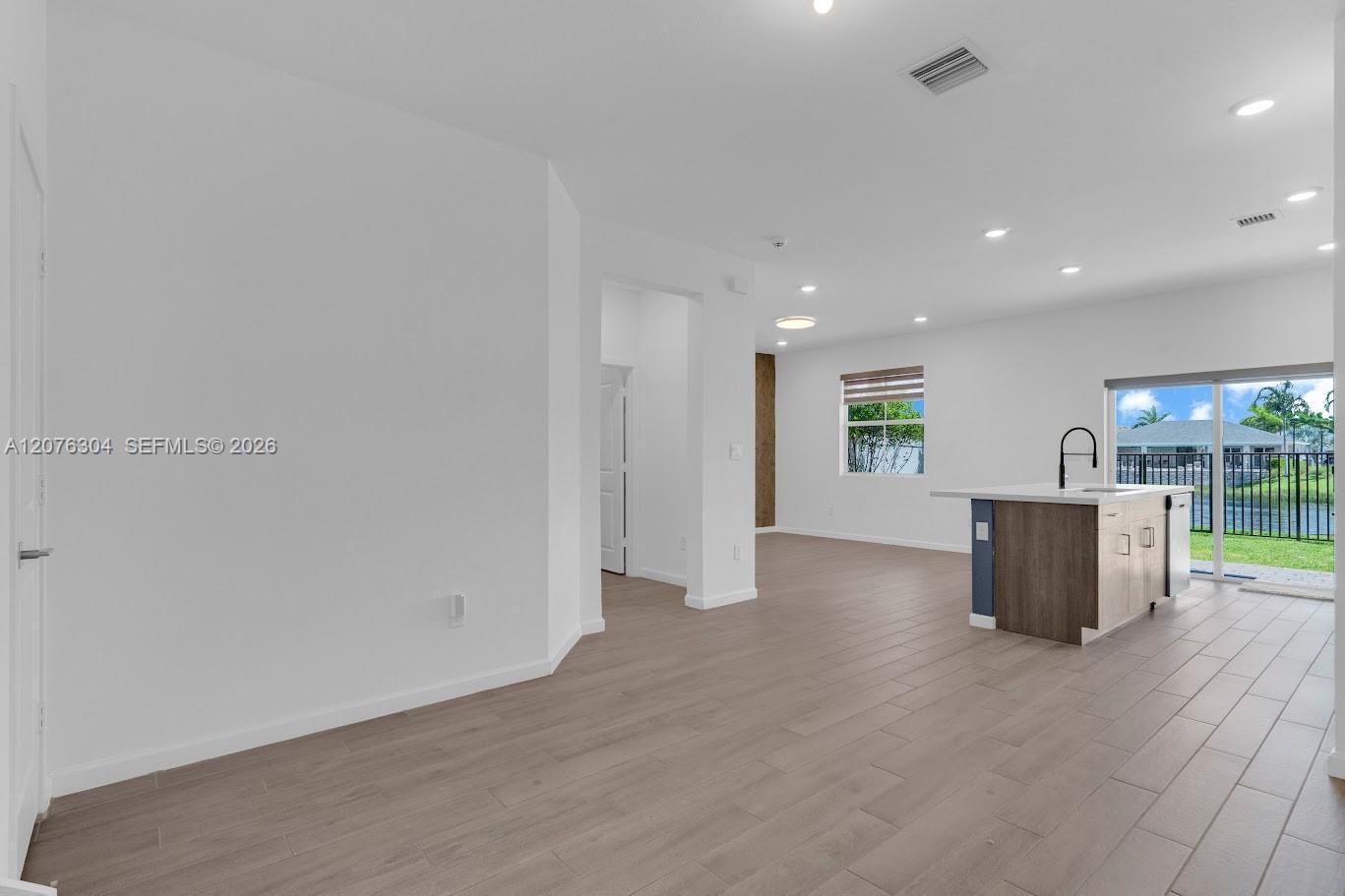 805 SE 18th St # 805, Homestead FL 33034 photo 2