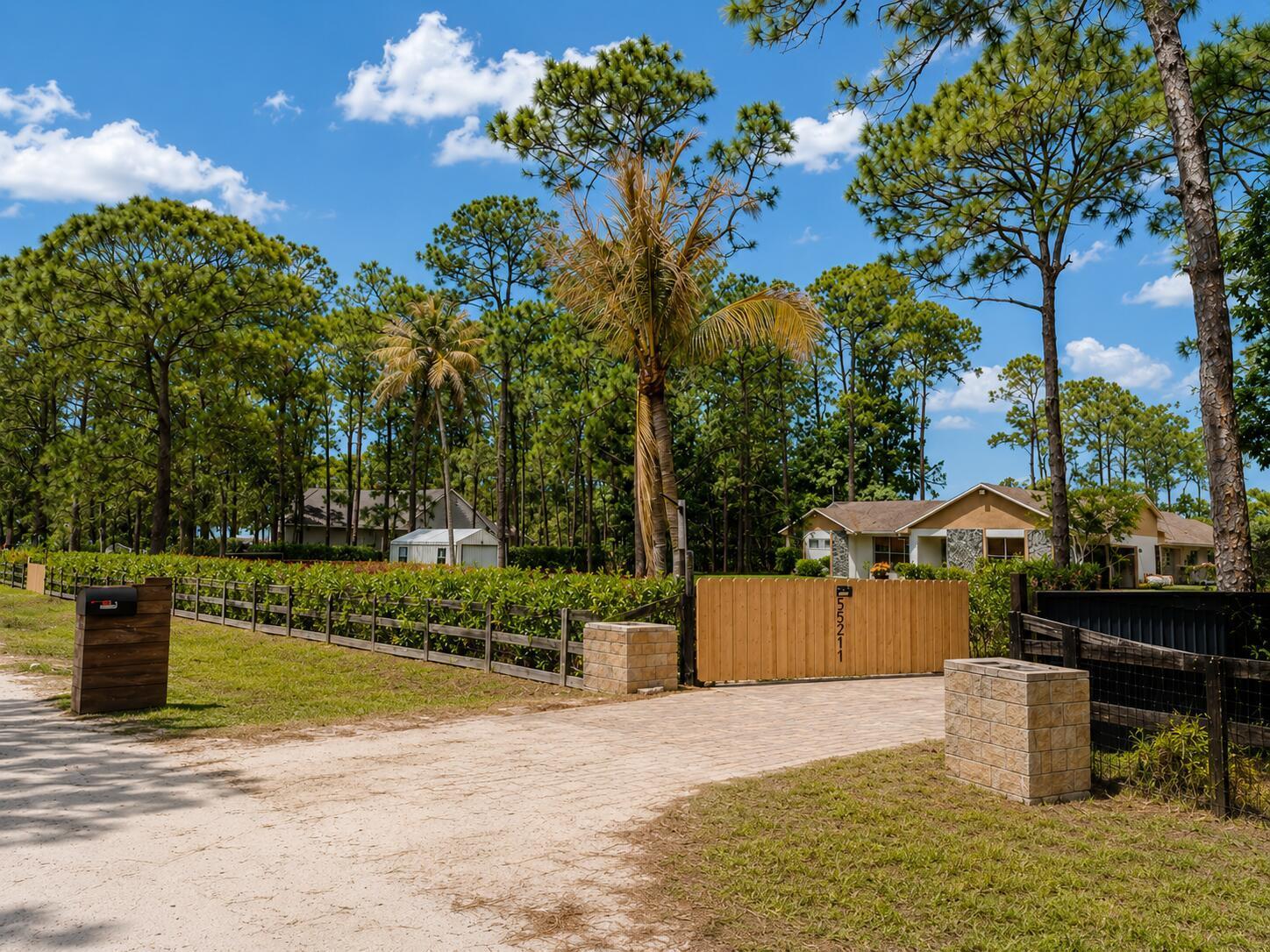 15211 60th Place N, FL 33470 photo 2