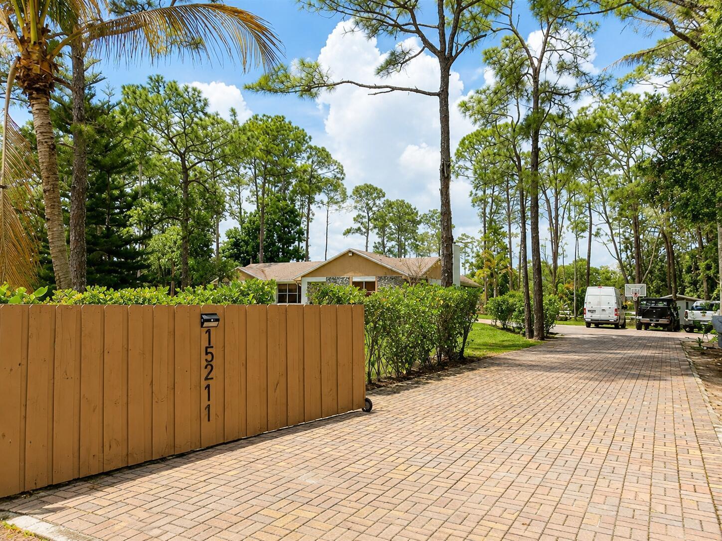 15211 60th Place N, FL 33470 photo 3