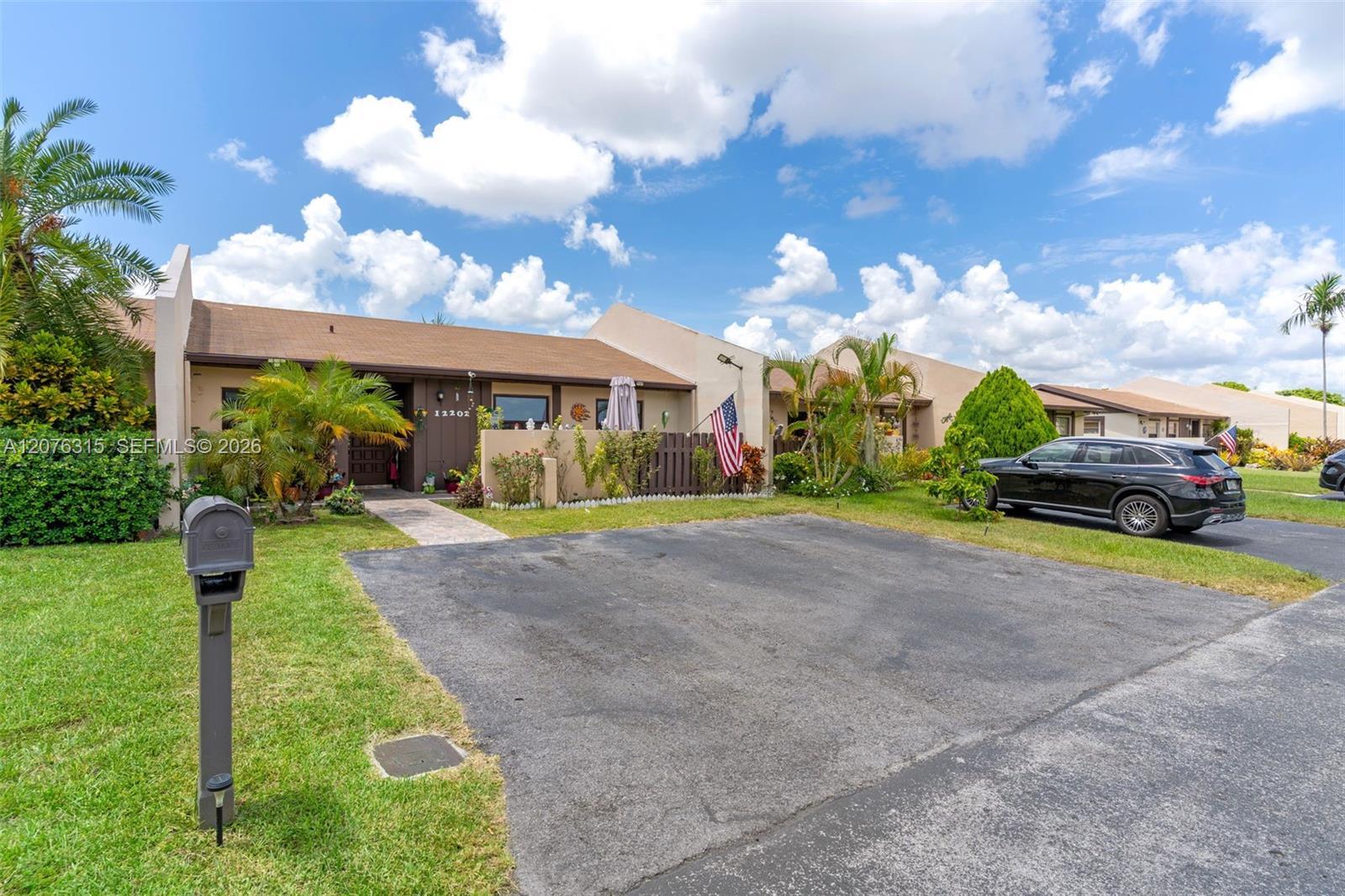 12202 SW 111th Ln, Miami FL 33186 photo 2