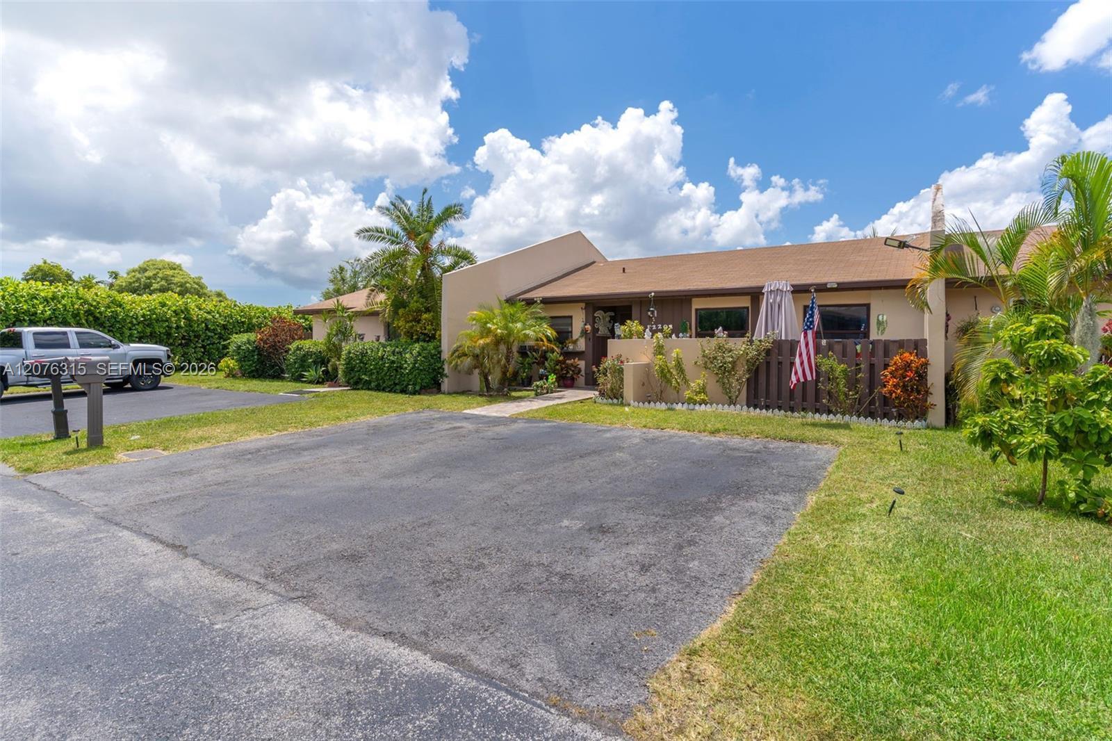 12202 SW 111th Ln, Miami FL 33186 photo 3