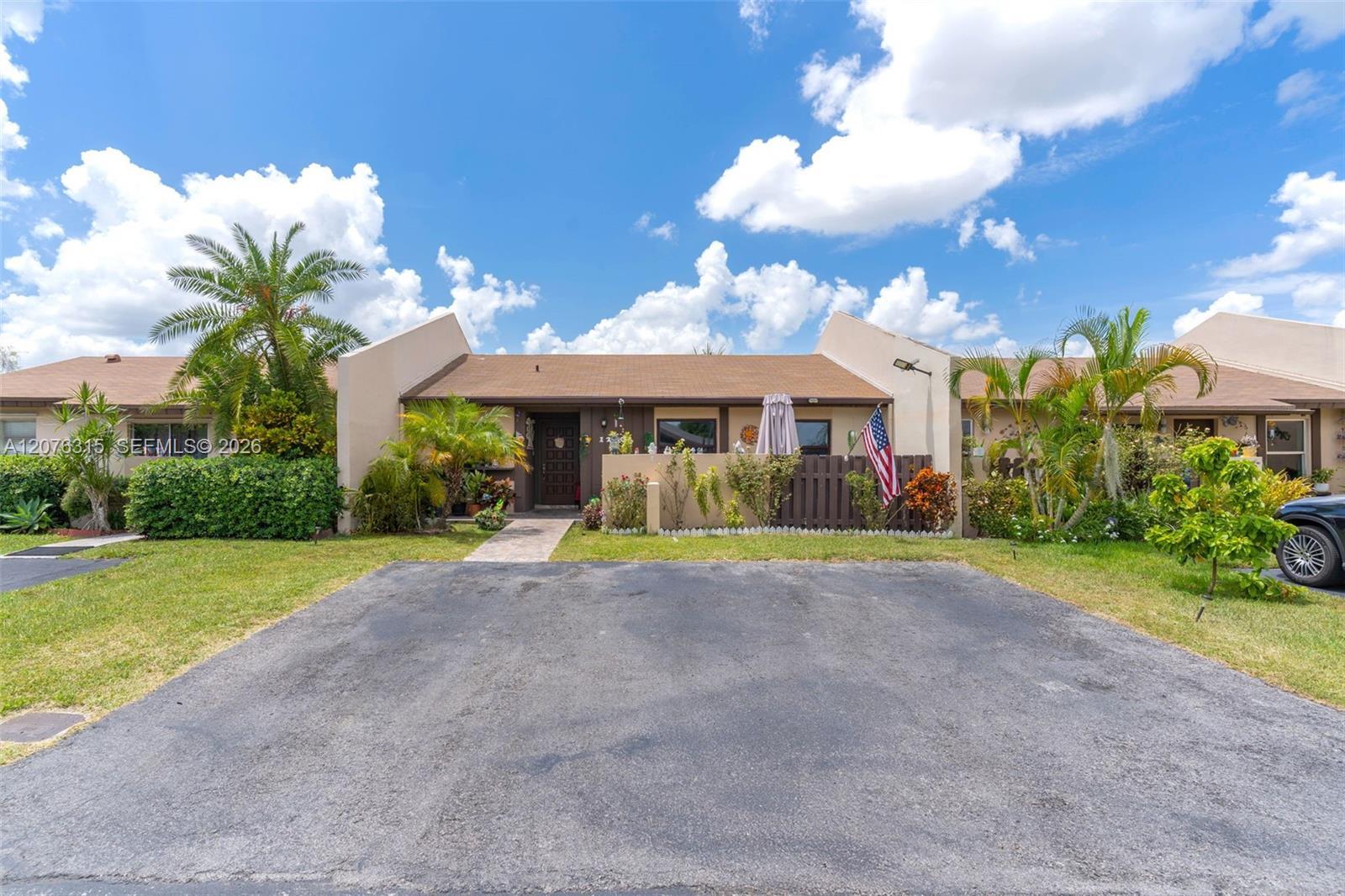 12202 SW 111th Ln, Miami FL 33186