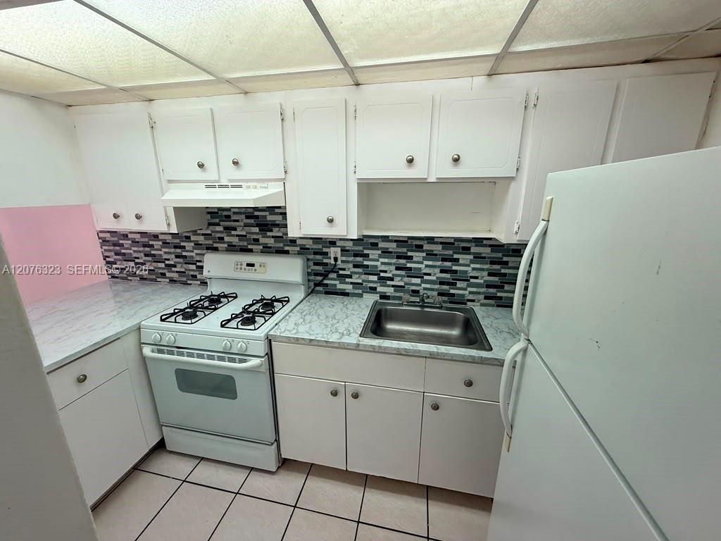 1300 W 47th Pl # 216A, Hialeah FL 33012