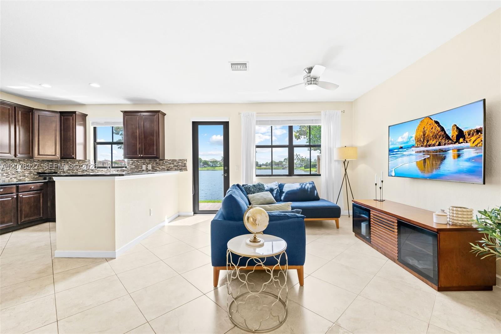 8442 Lake Majesty Ln, Parkland FL 33076 photo 5