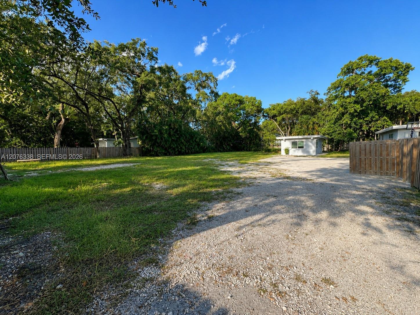 3981 SW 58th St # B, Dania Beach FL 33312