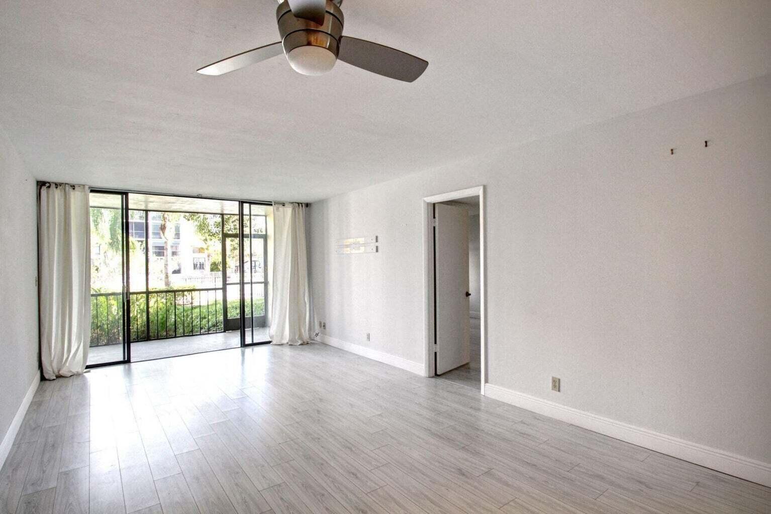 11 ROYAL PALM Way # 1040, Boca Raton FL 33432 photo 2
