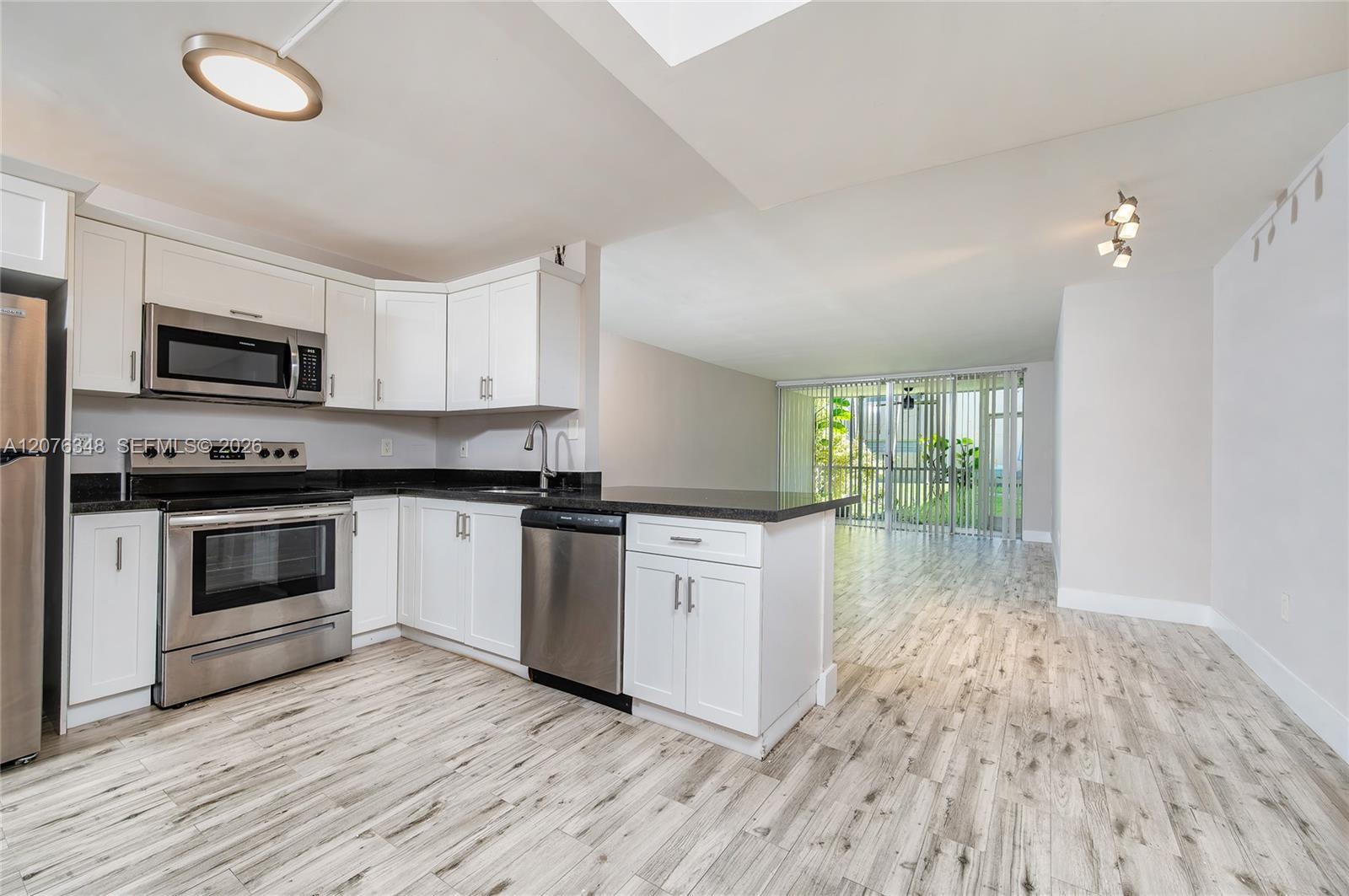 1690 NE 191st St # 1, Miami FL 33179 photo 5