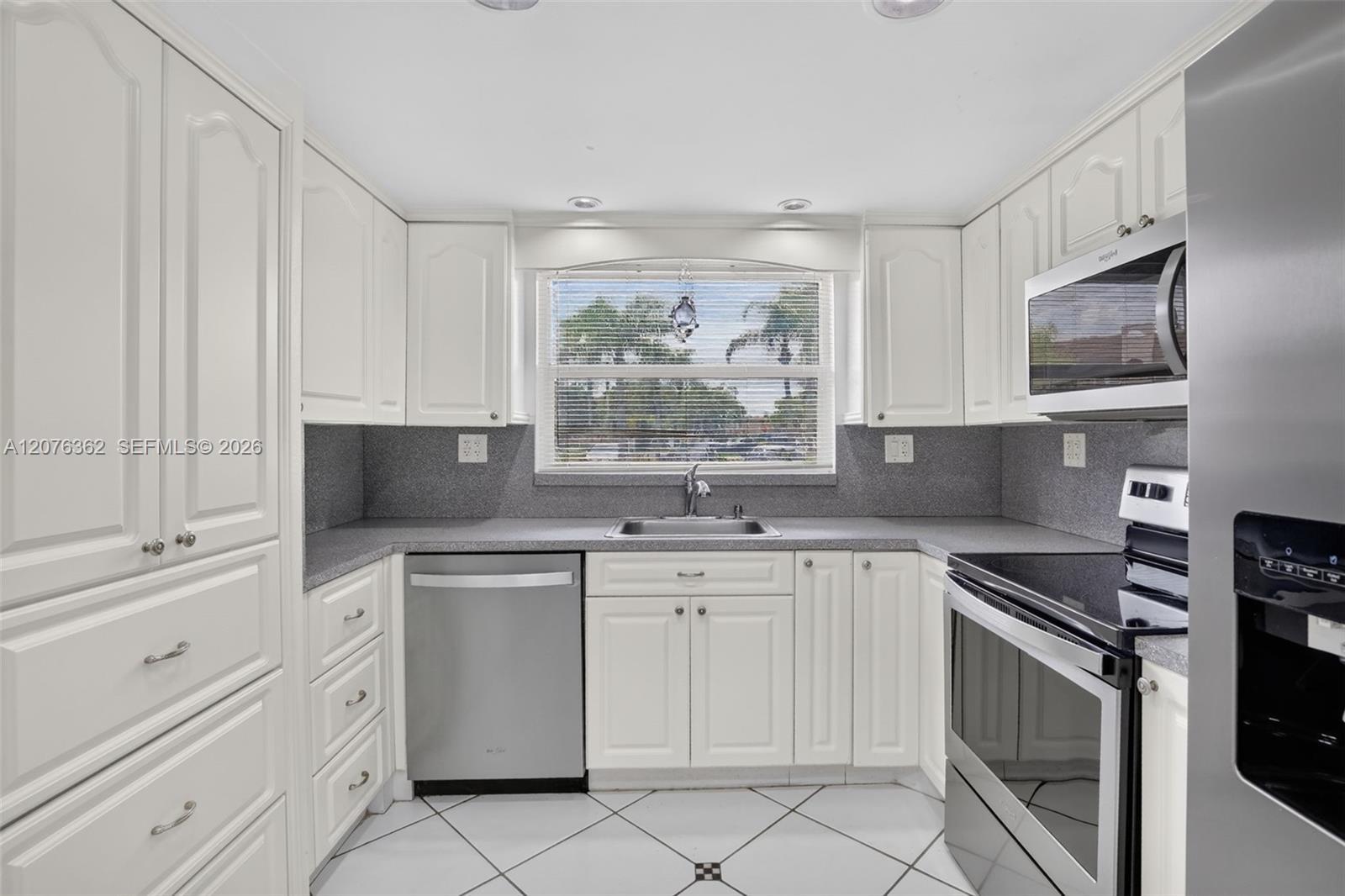 9721 Sunrise Lakes Blvd # 102, Sunrise FL 33322 photo 3