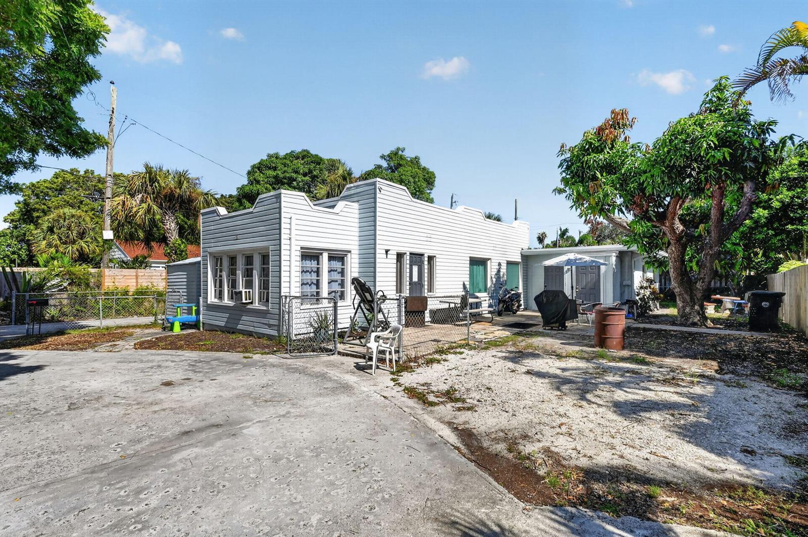 633 Franklin Road, West Palm Beach FL 33405 photo 2
