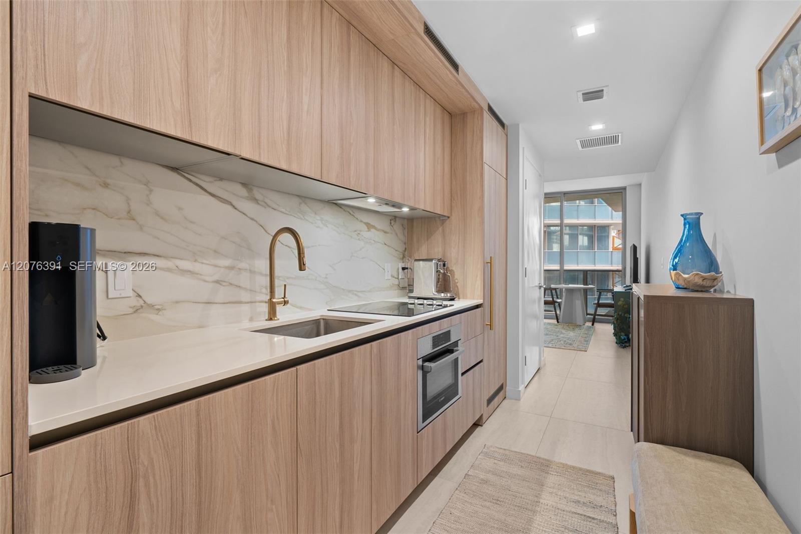 77 SE 5th St # 2805, Miami FL 33131 photo 2