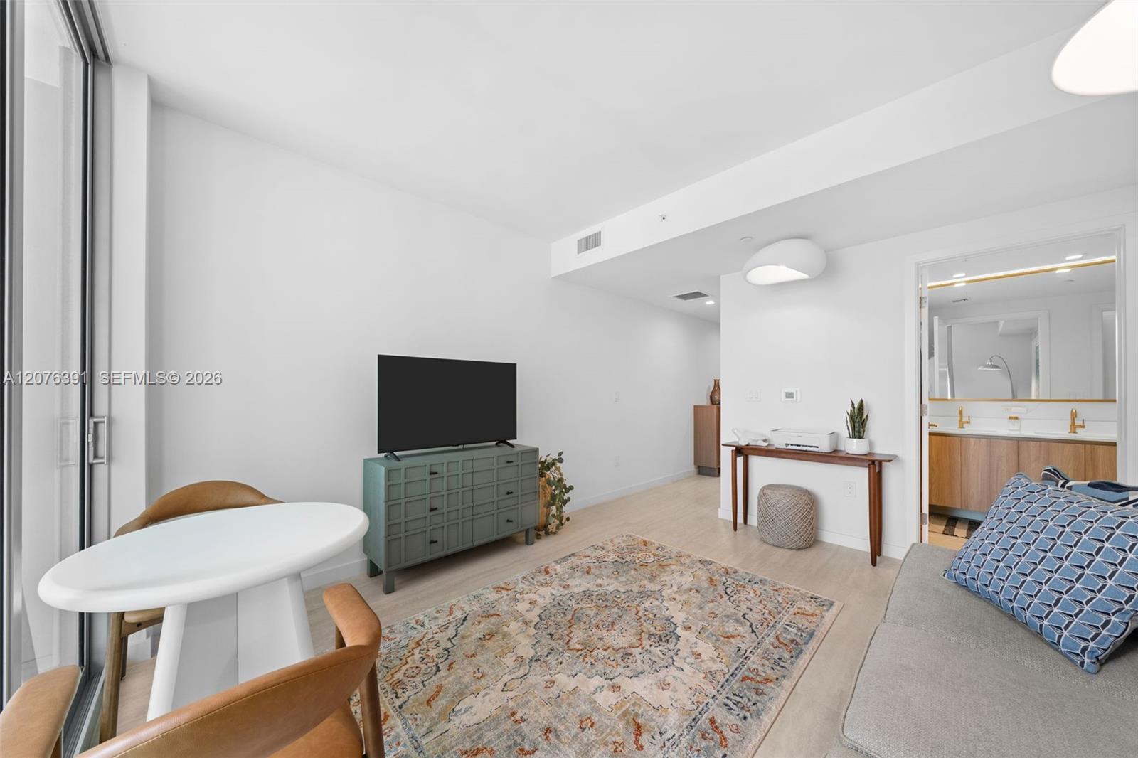 77 SE 5th St # 2805, Miami FL 33131 photo 5