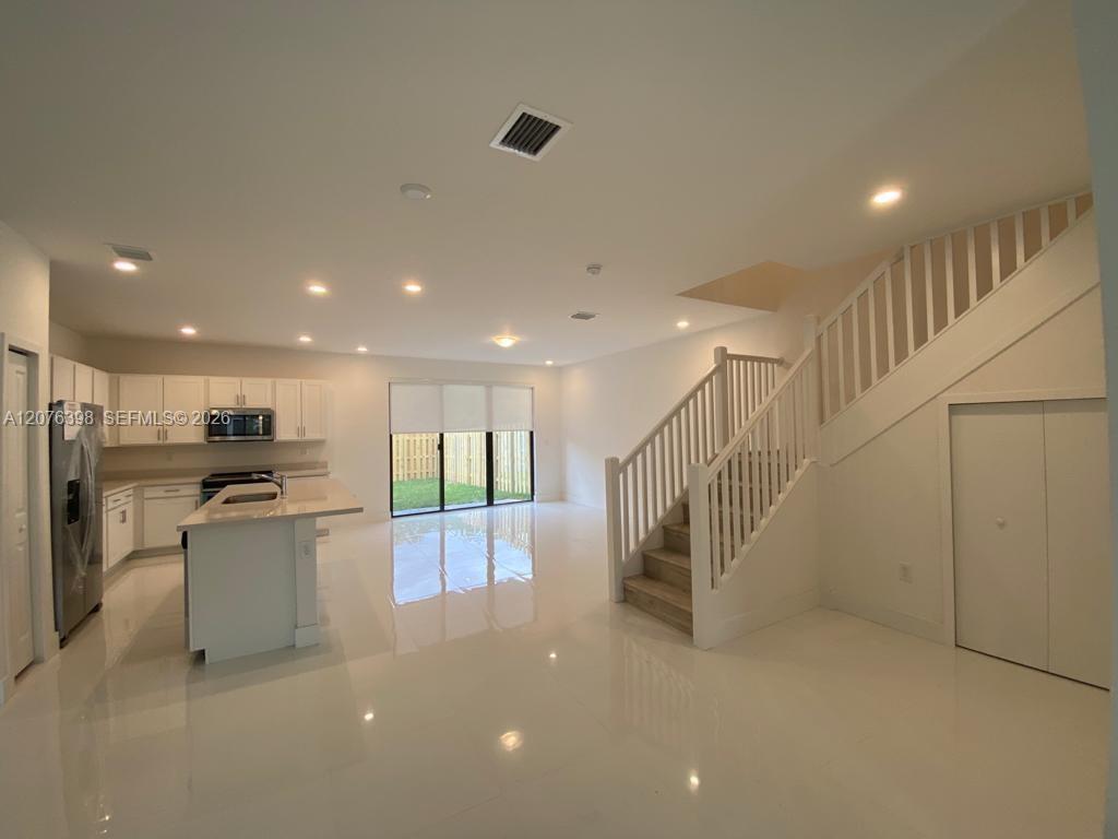14519 SW 24th Ter, Miami FL 33175 photo 2