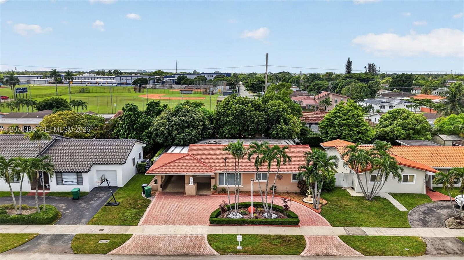 8936 SW 11th St, Miami FL 33174 photo 2
