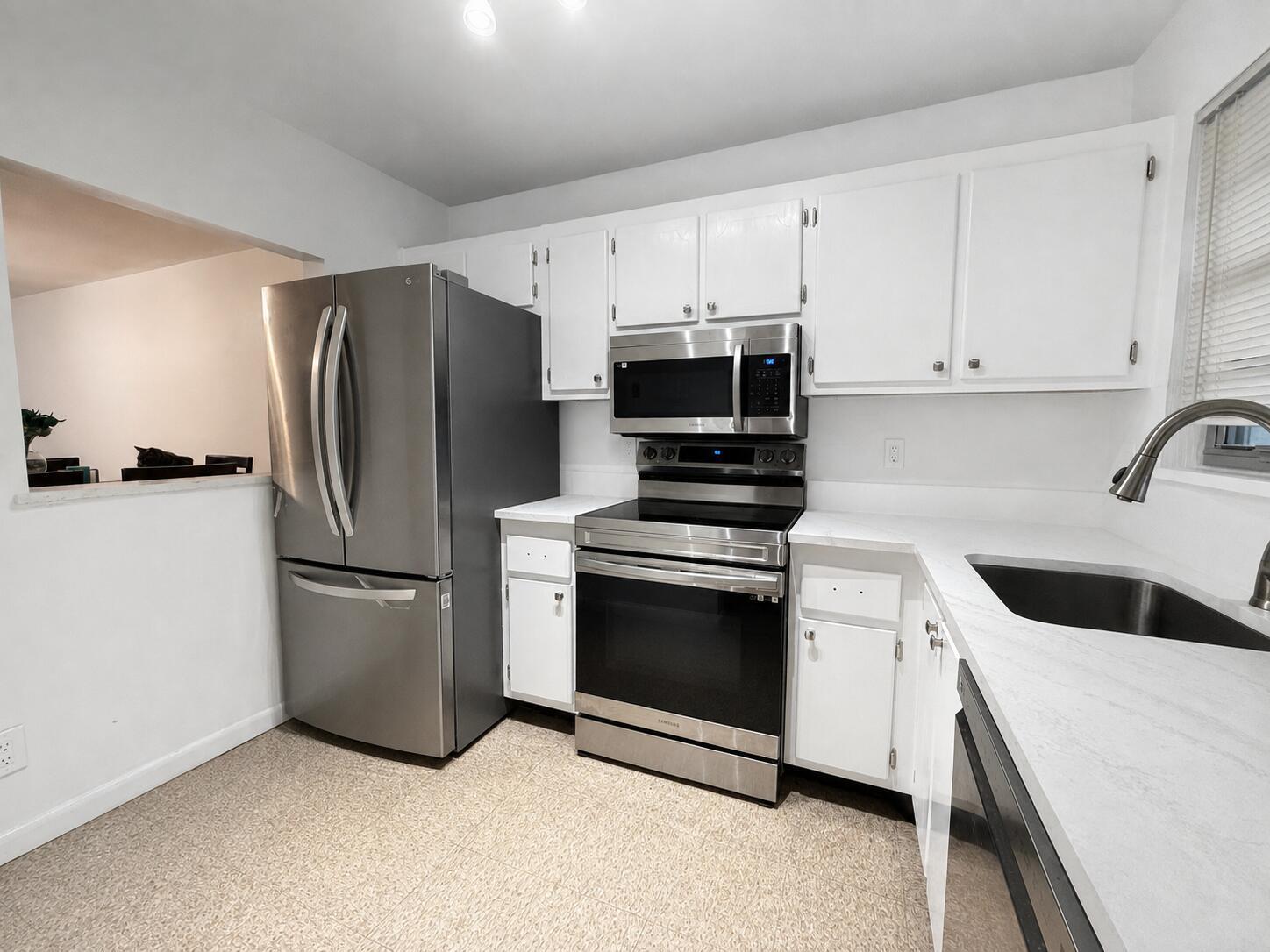1630 EMBASSY Drive # 309, West Palm Beach FL 33401 photo 2