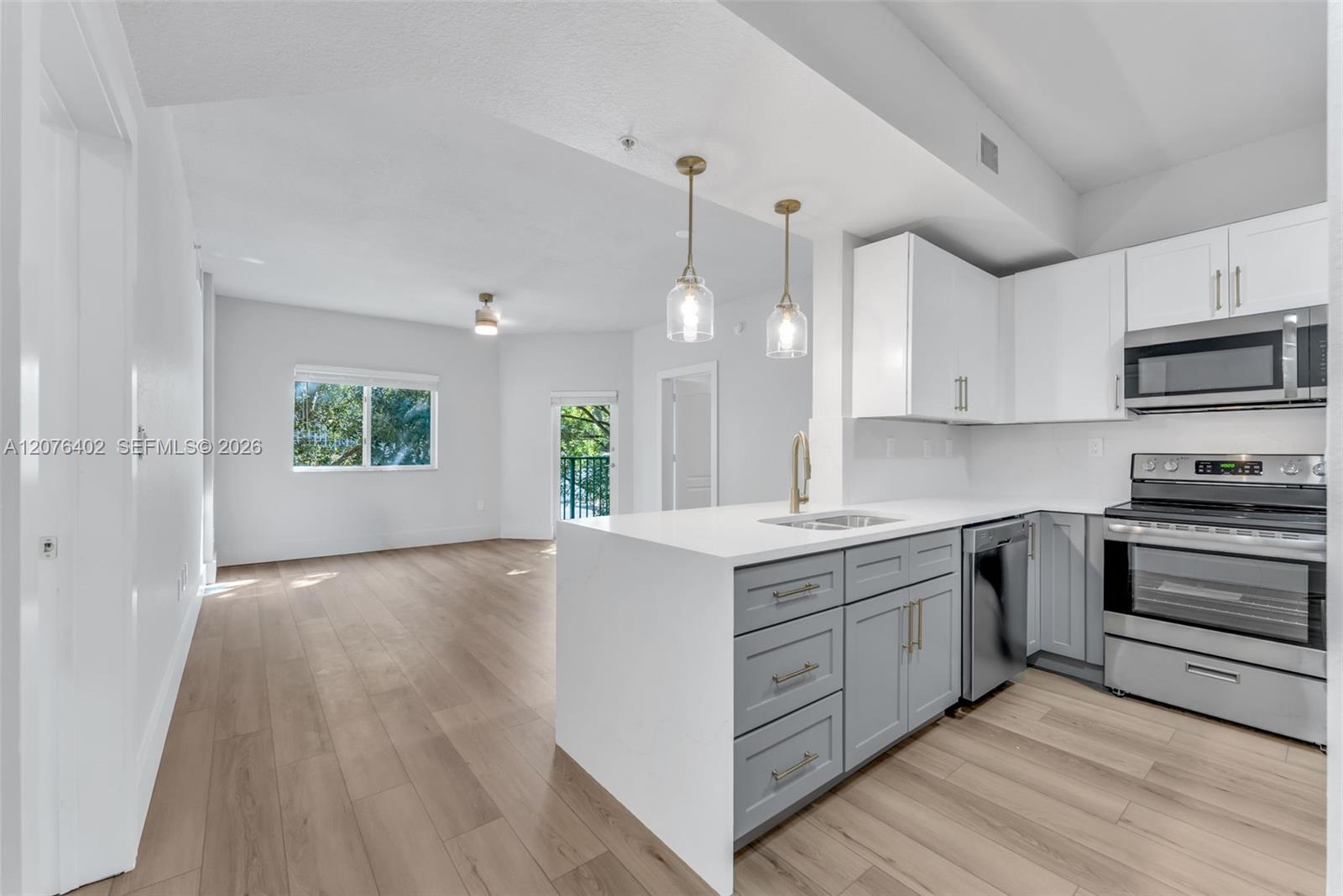 6001 SW 70th St # 512, South Miami FL 33143 photo 5