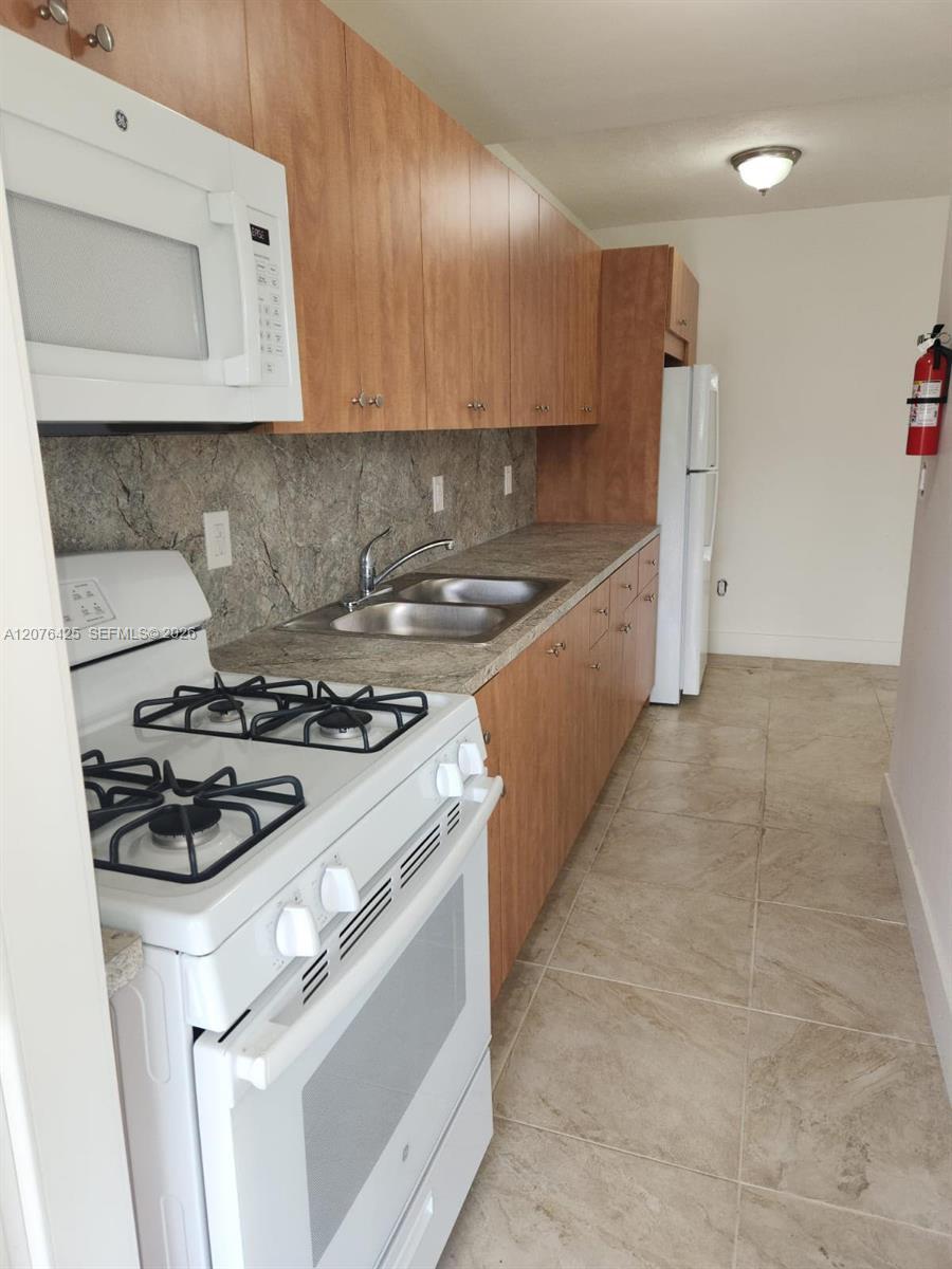 1085 SW 37th Ave # 12, Miami FL 33135 photo 3
