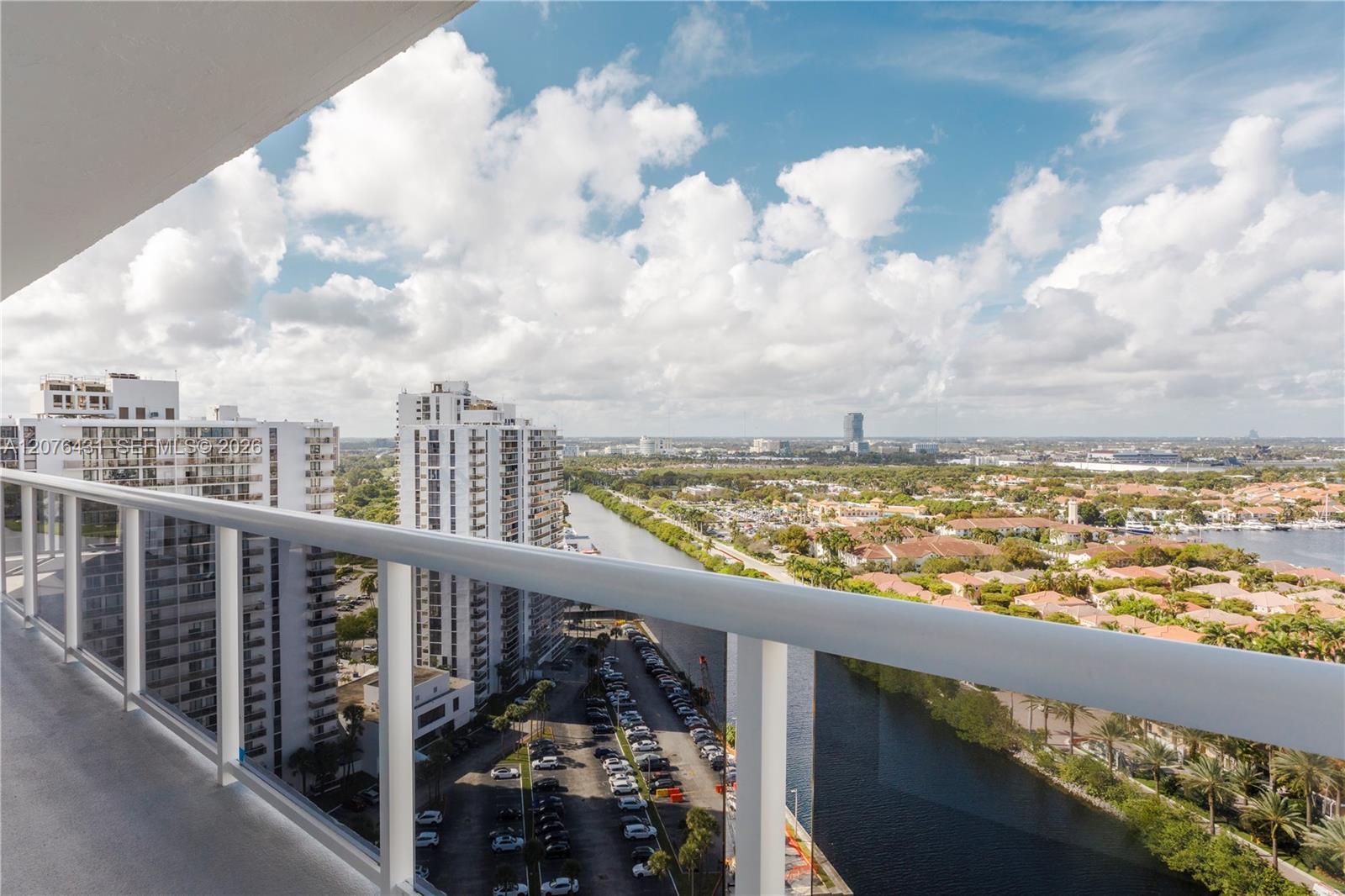 20505 E Country Club Dr # 39, Aventura FL 33180 photo 4