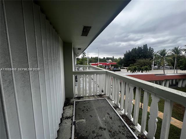 Miami, FL 33162 photo 4