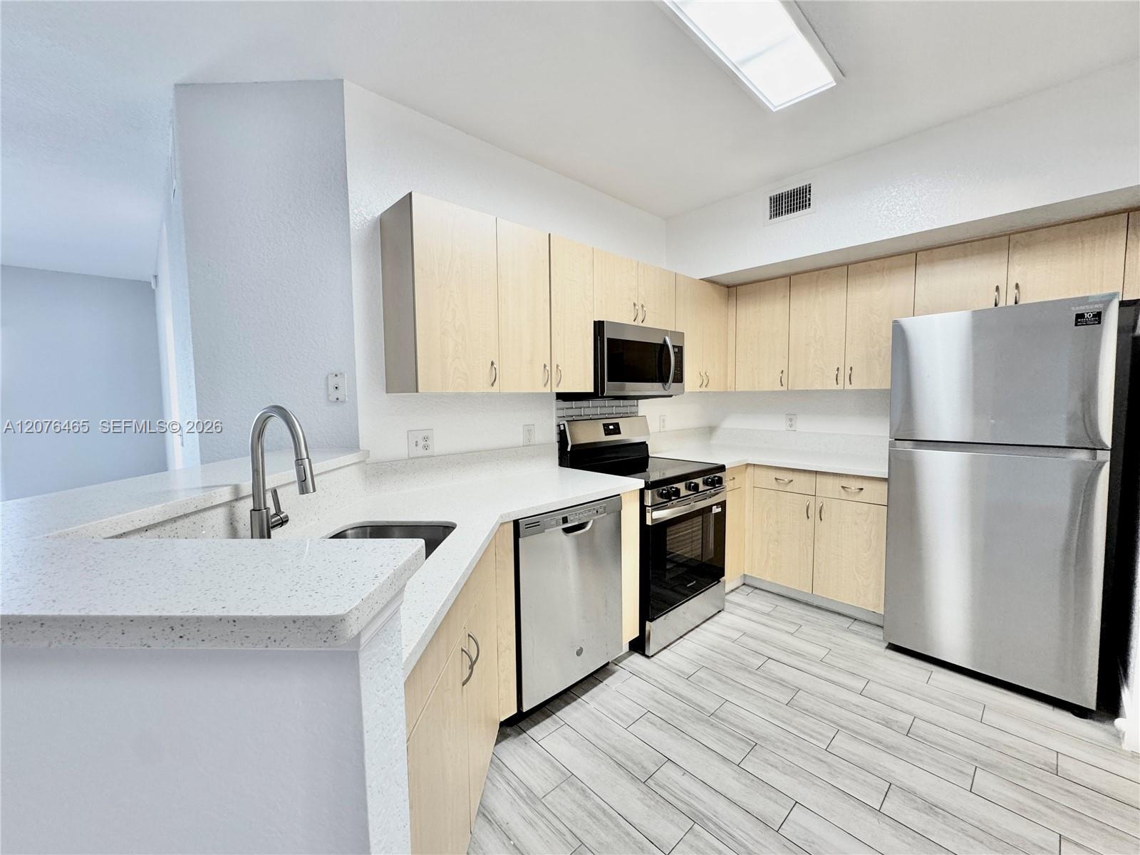 1404 Belmont Ln # 1404, North Lauderdale FL 33068 photo 4