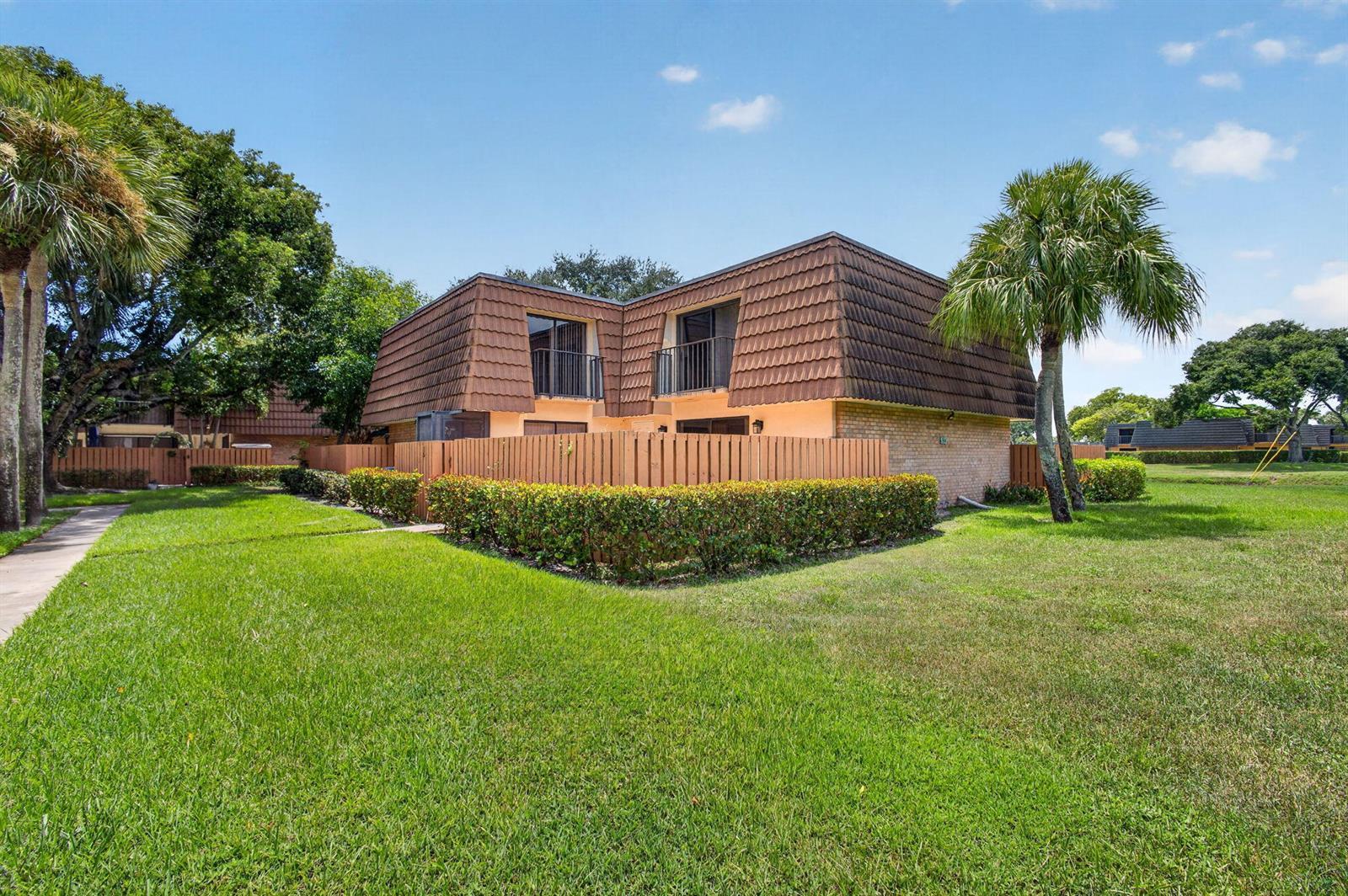 185 Charter Way, West Palm Beach FL 33407 photo 2
