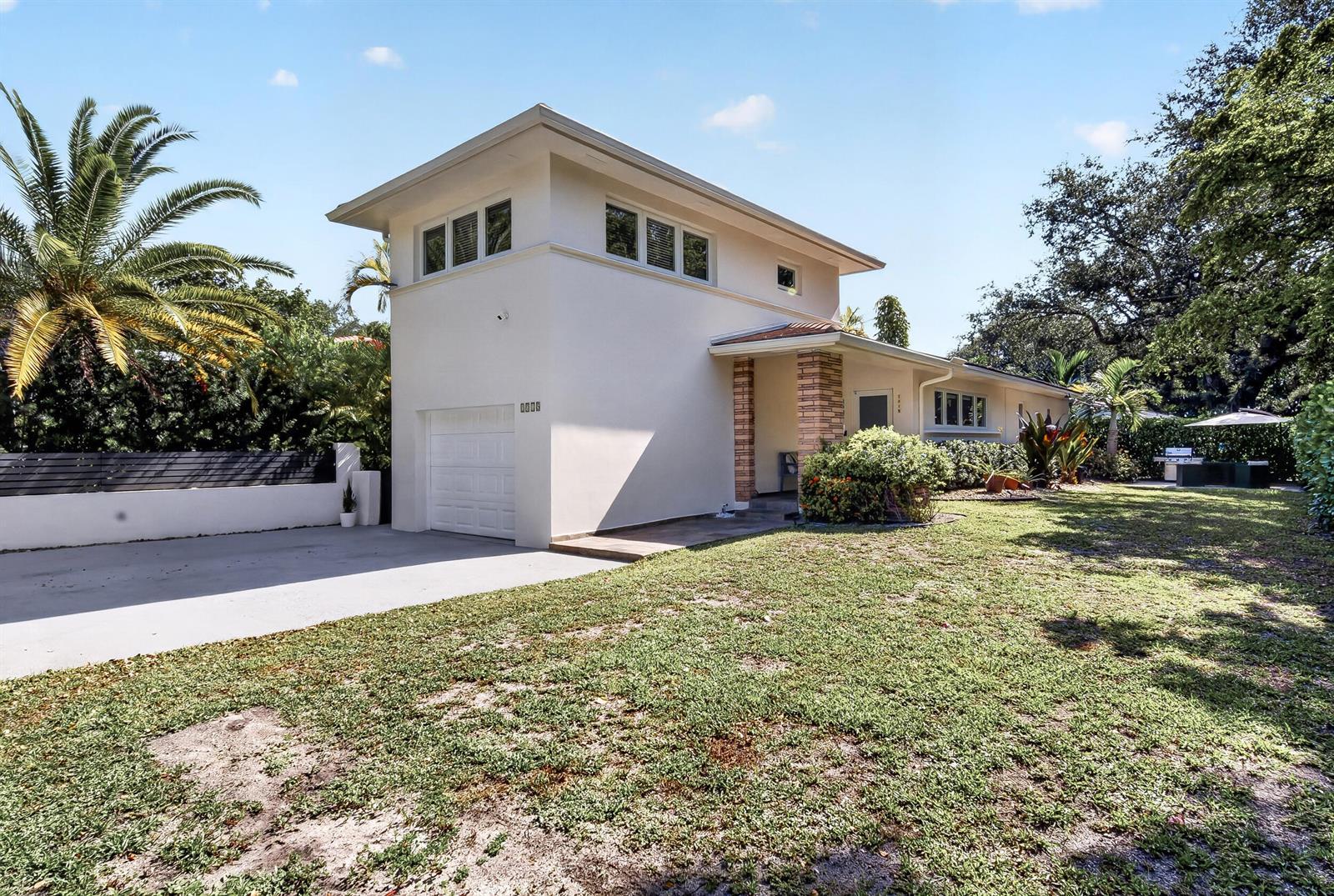 1015 Madrid Street, Coral Gables FL 33134 photo 2