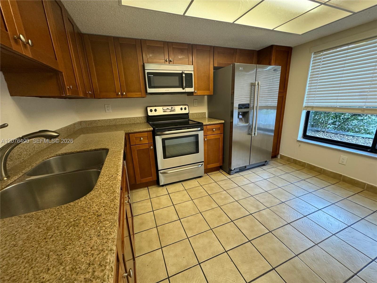 16498 NE 26th Ave # 12, North Miami Beach FL 33160 photo 4