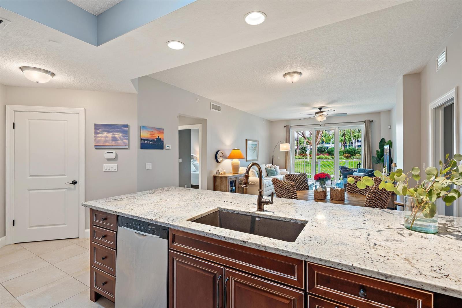814 BAY COLONY Drive S, Juno Beach FL 33408 photo 5