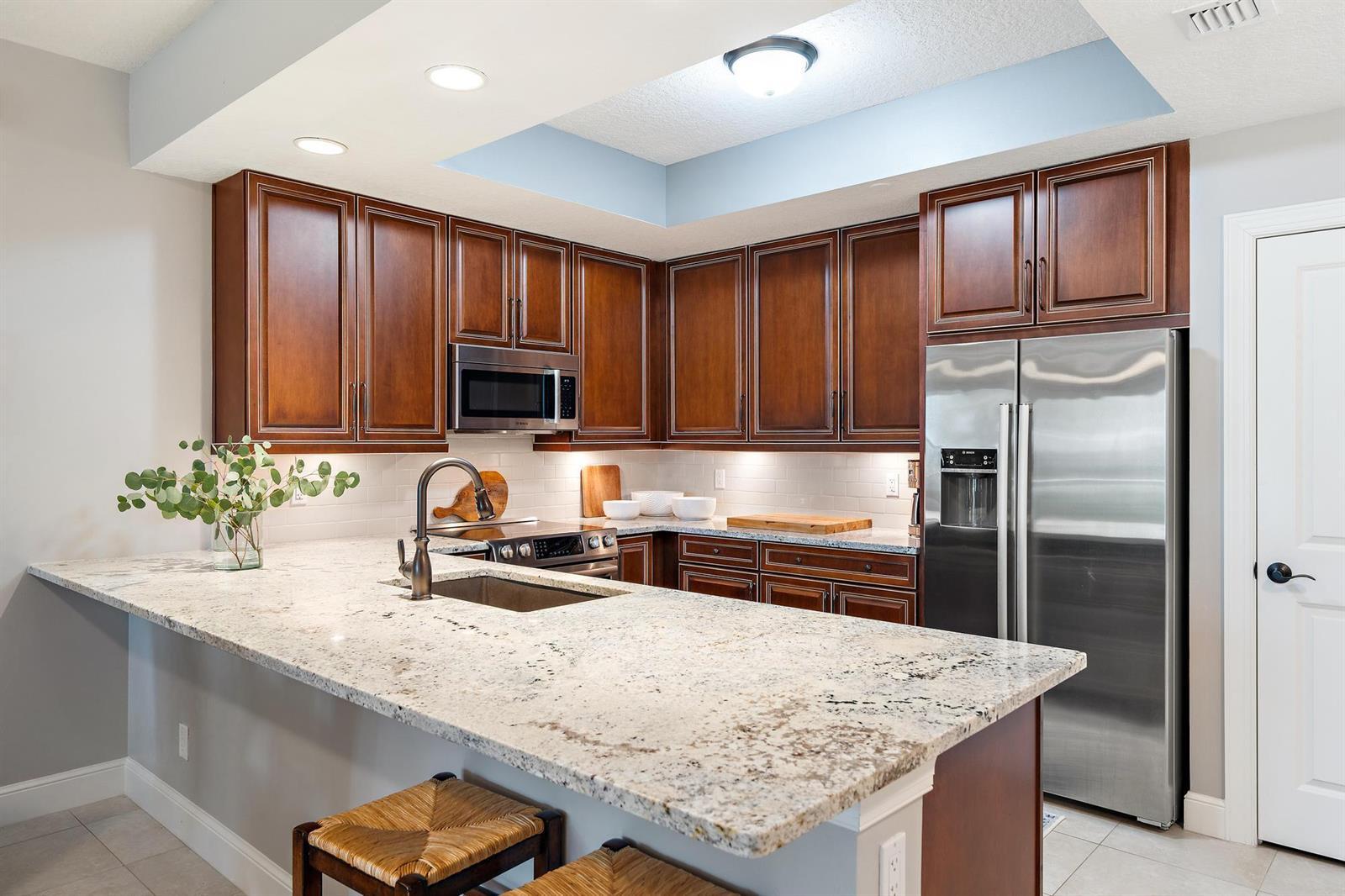814 BAY COLONY Drive S, Juno Beach FL 33408 photo 4