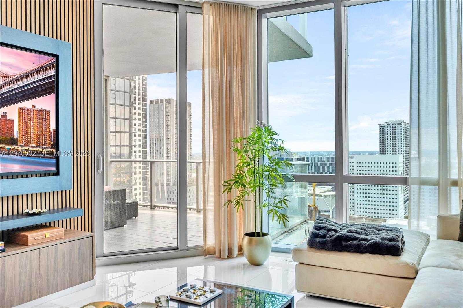 851 NE 1st Ave # 2408, Miami FL 33132 photo 4