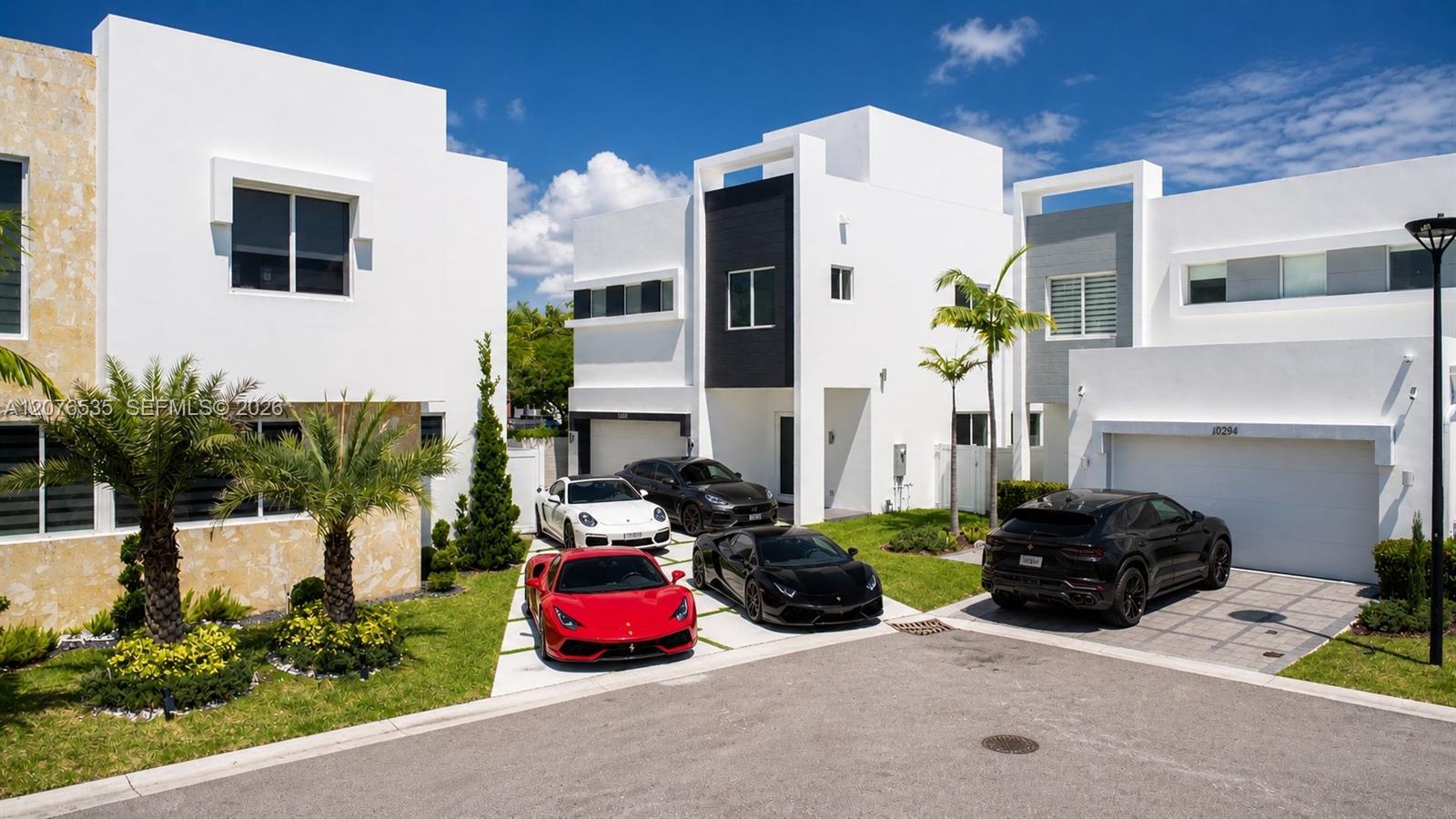 10381 NW 67th Ter, Doral FL 33178 photo 2
