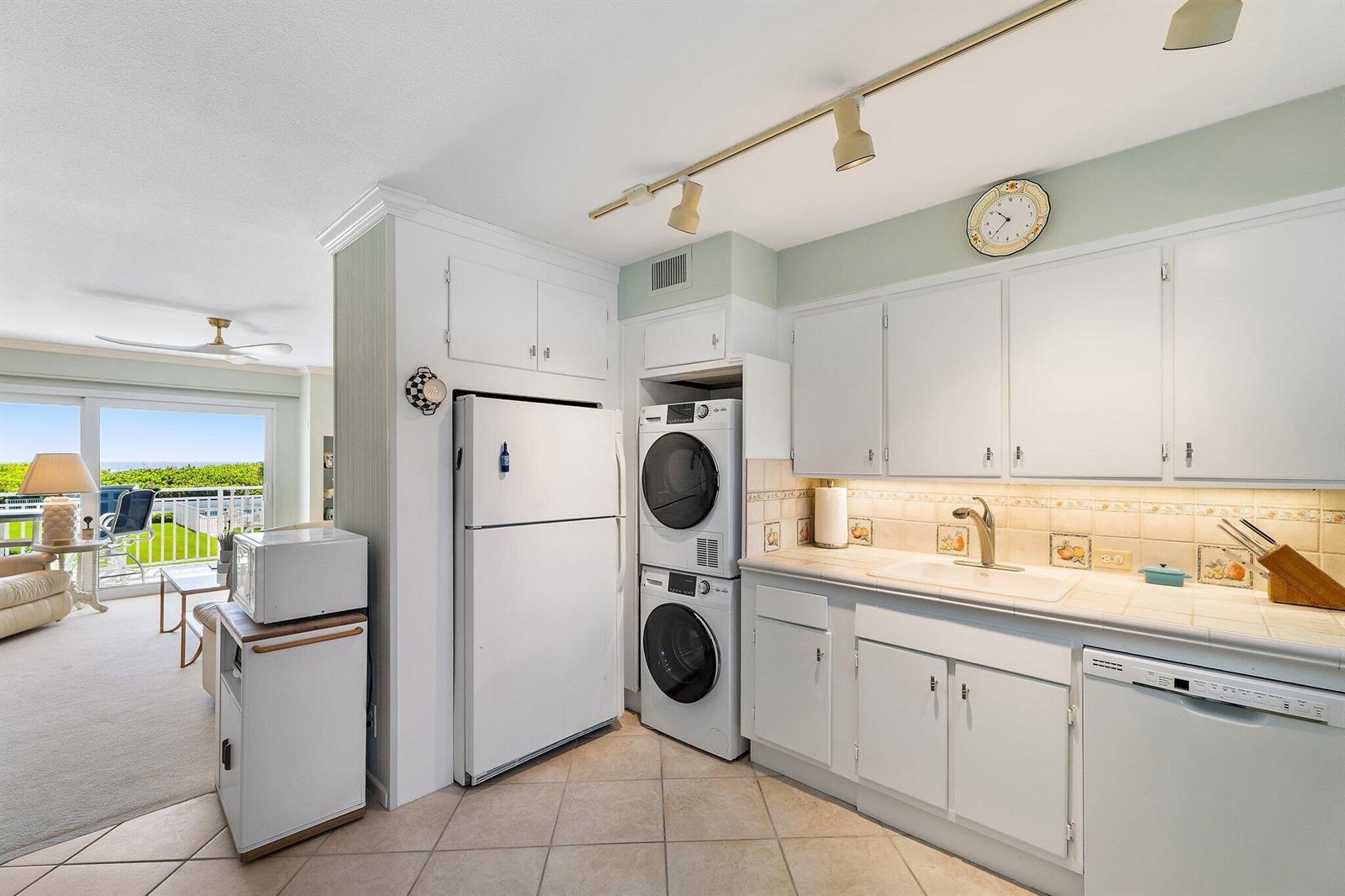 33 S Ocean Avenue # 206, Palm Beach Shores FL 33404 photo 4