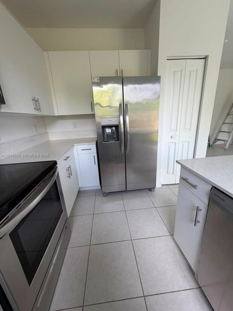 519 NE 208th Ter, Miami FL 33179 photo 5